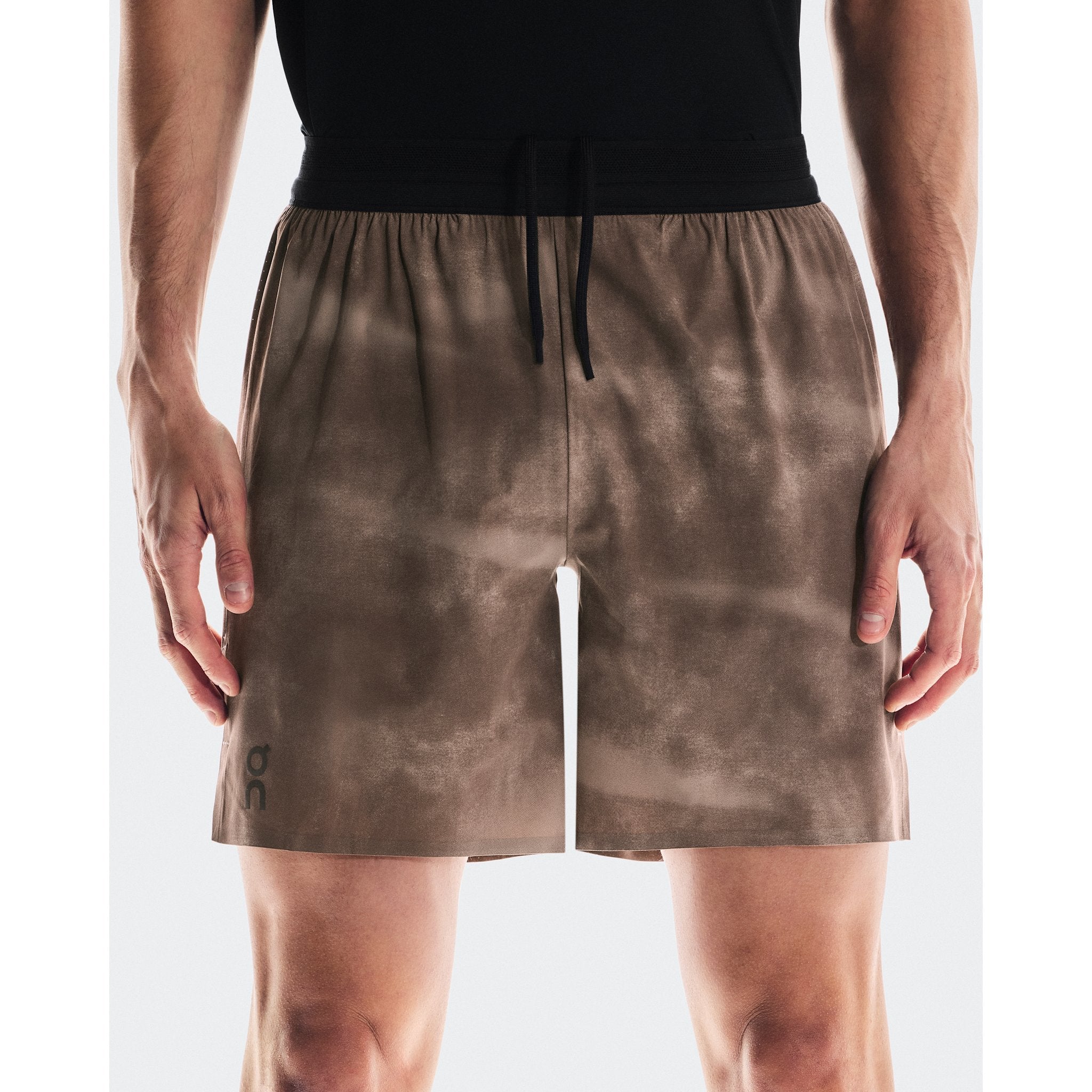 On 7" Performance Shorts AOP Cinder