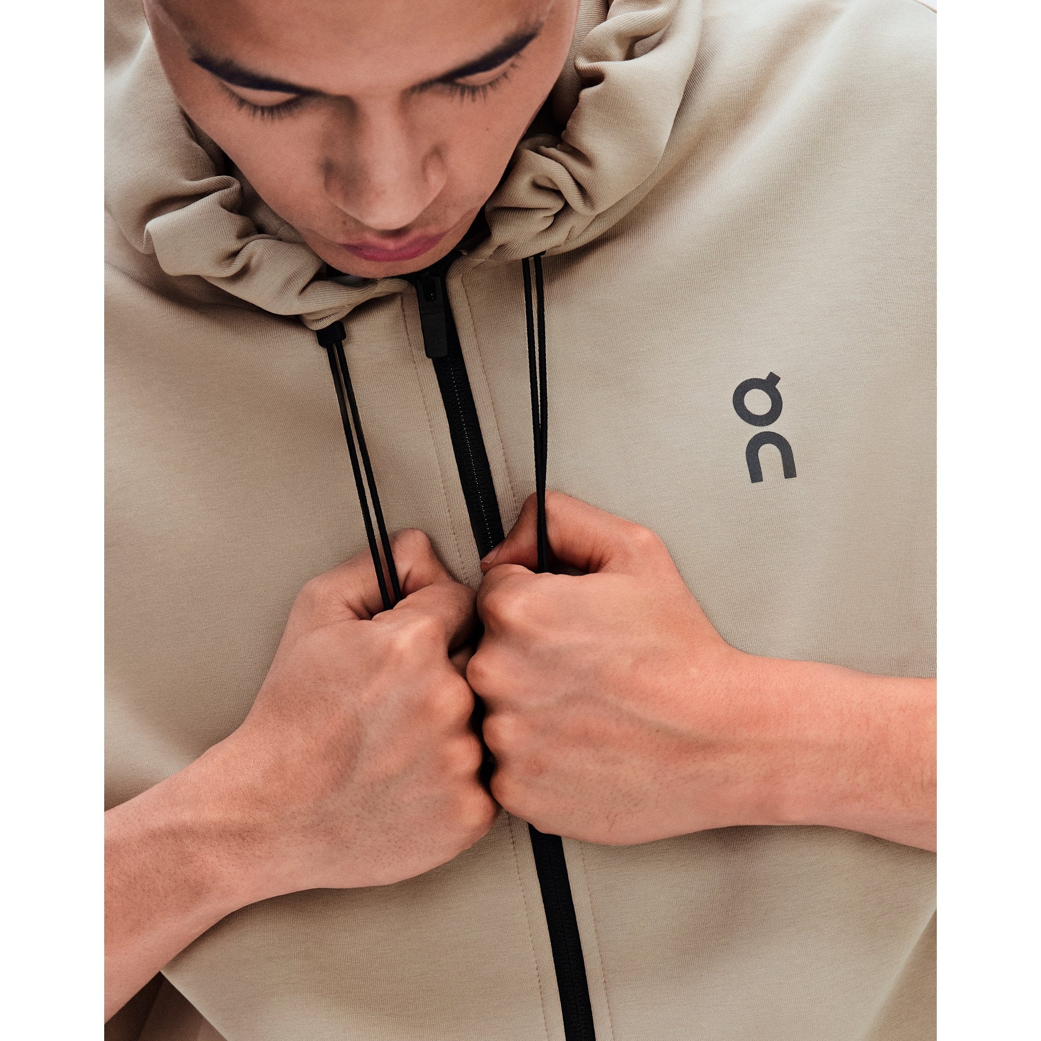 On Focus Tech Zip Hoodie Desert