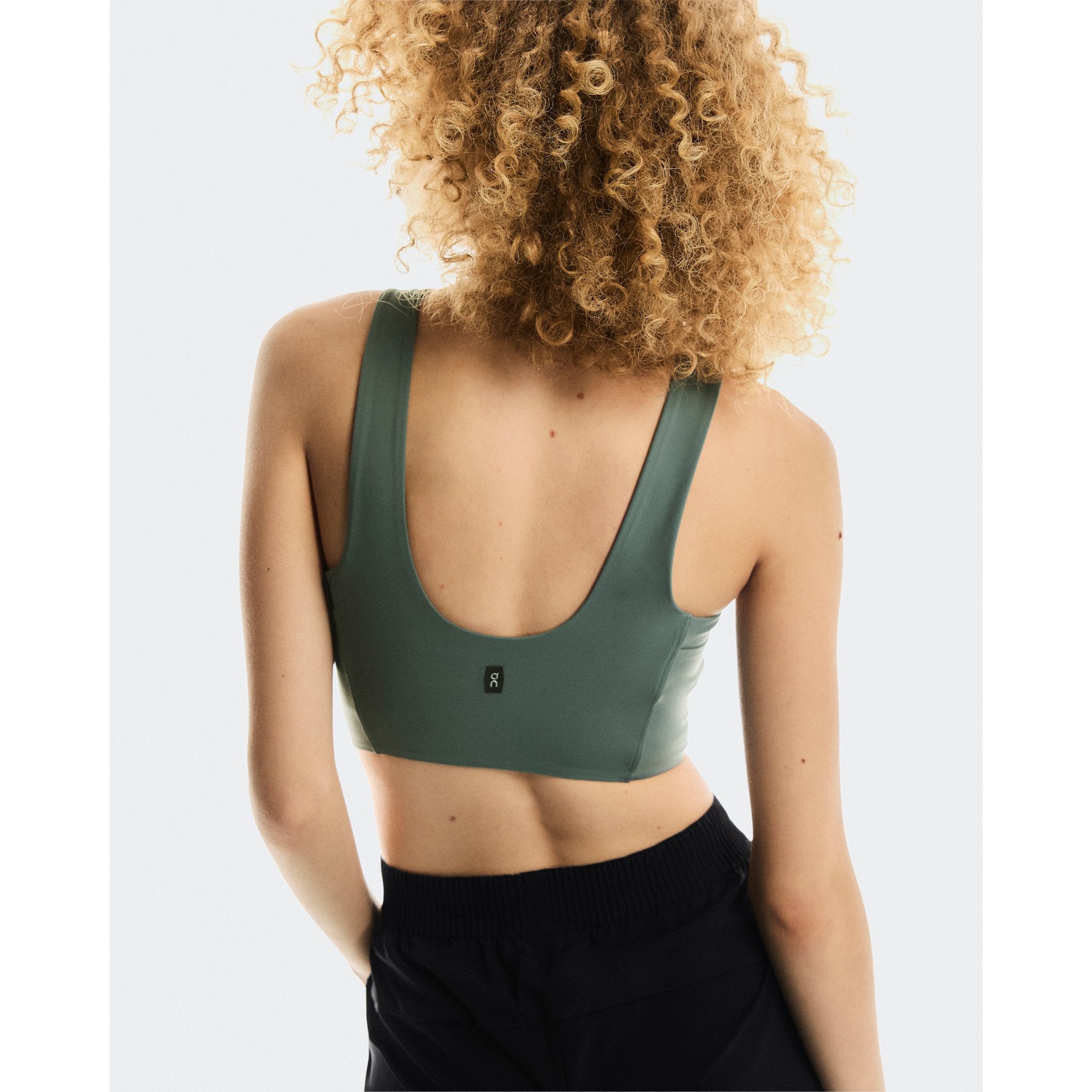 On Core 2-in-1 Crop Olive