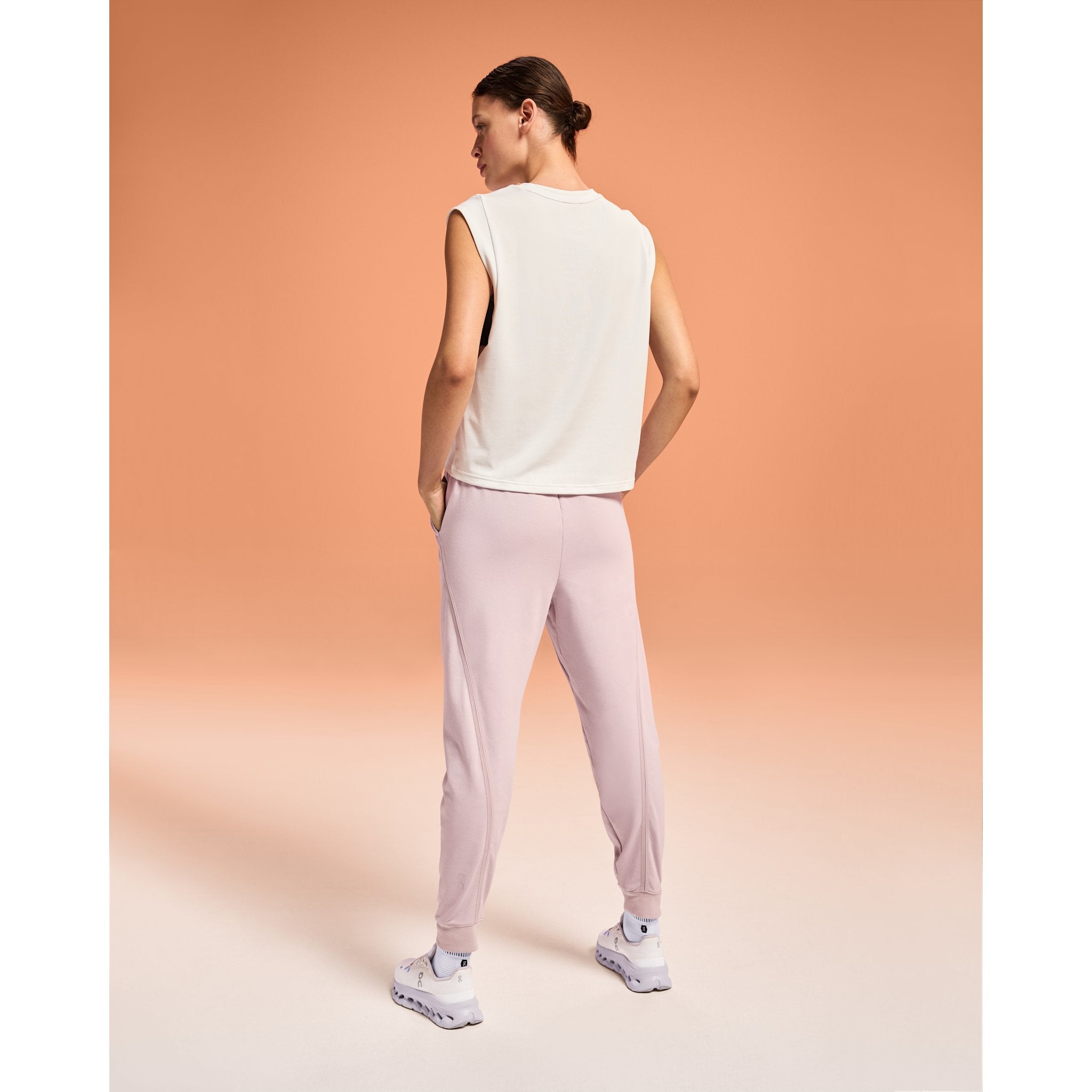 On Movement Joggers Fade