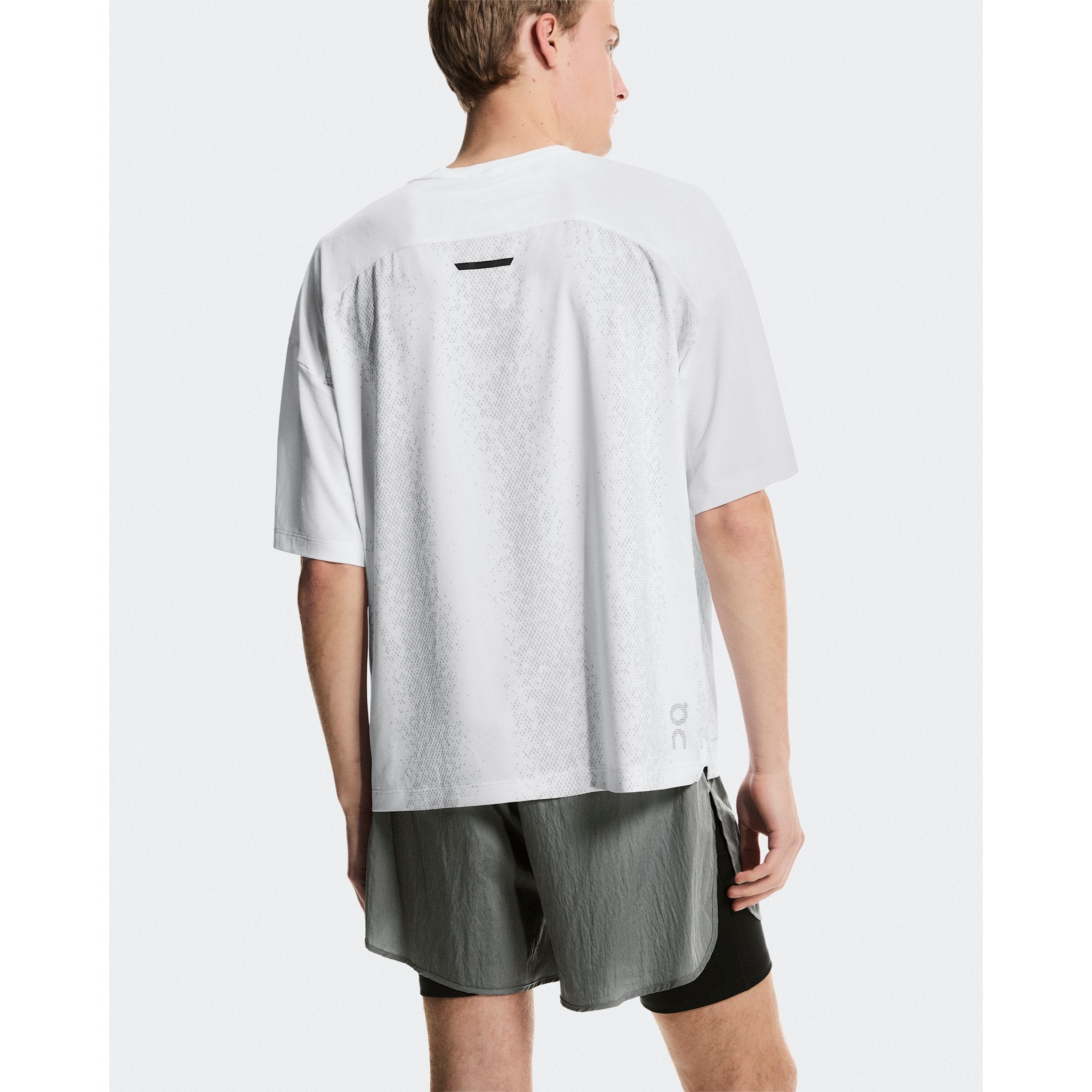 On Performance Volt Shorts Glacier