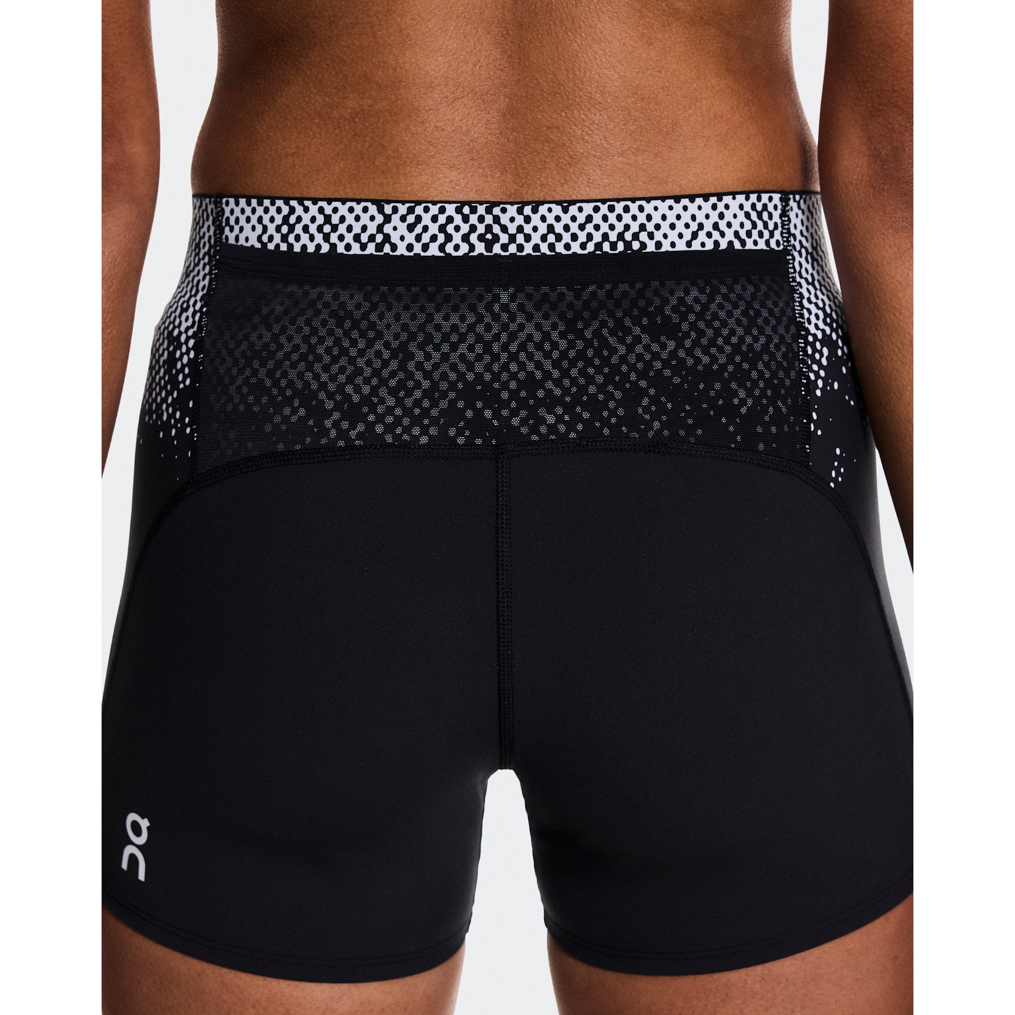On Zero Short Tights Black | White