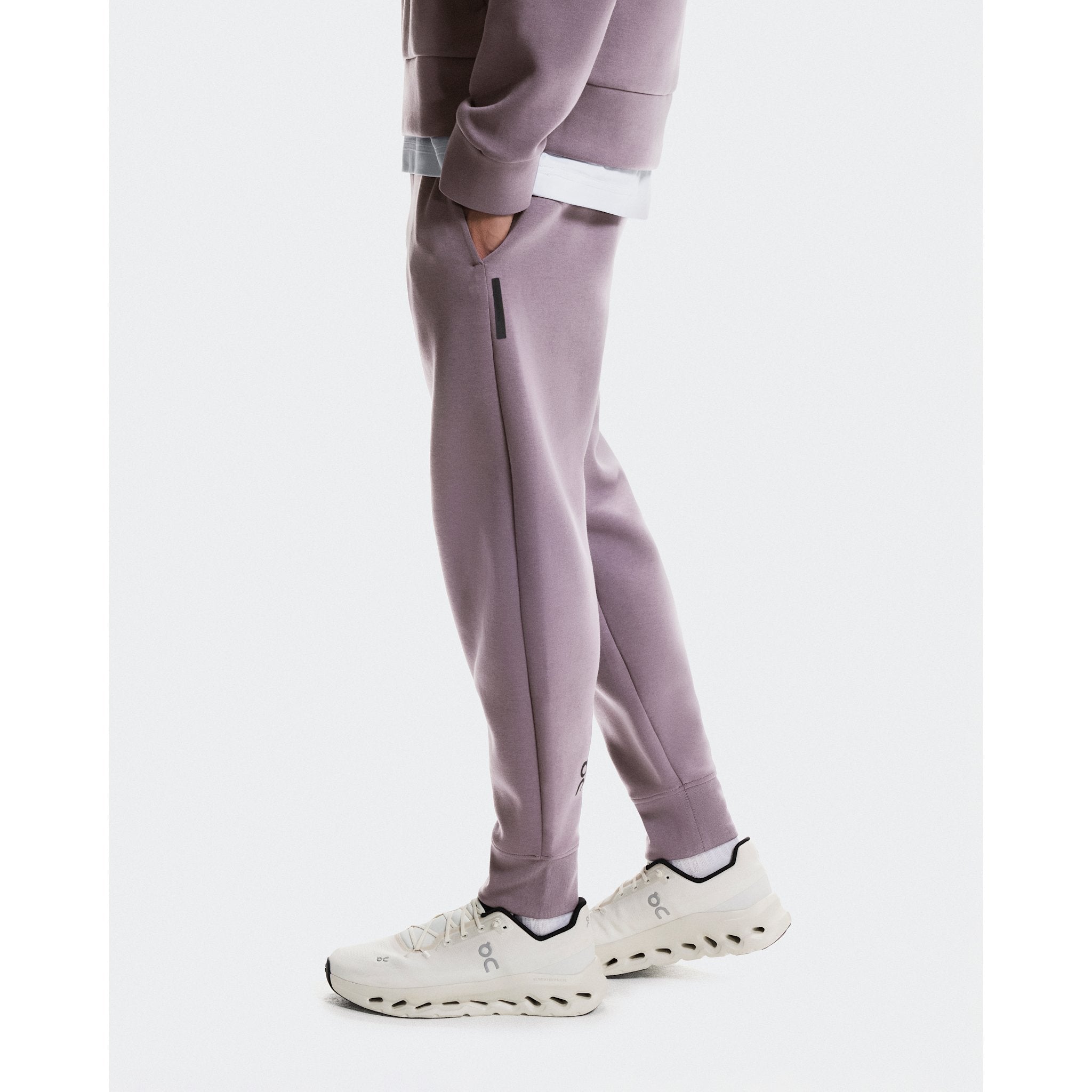 On Focus Tech Sweatpants Dewberry