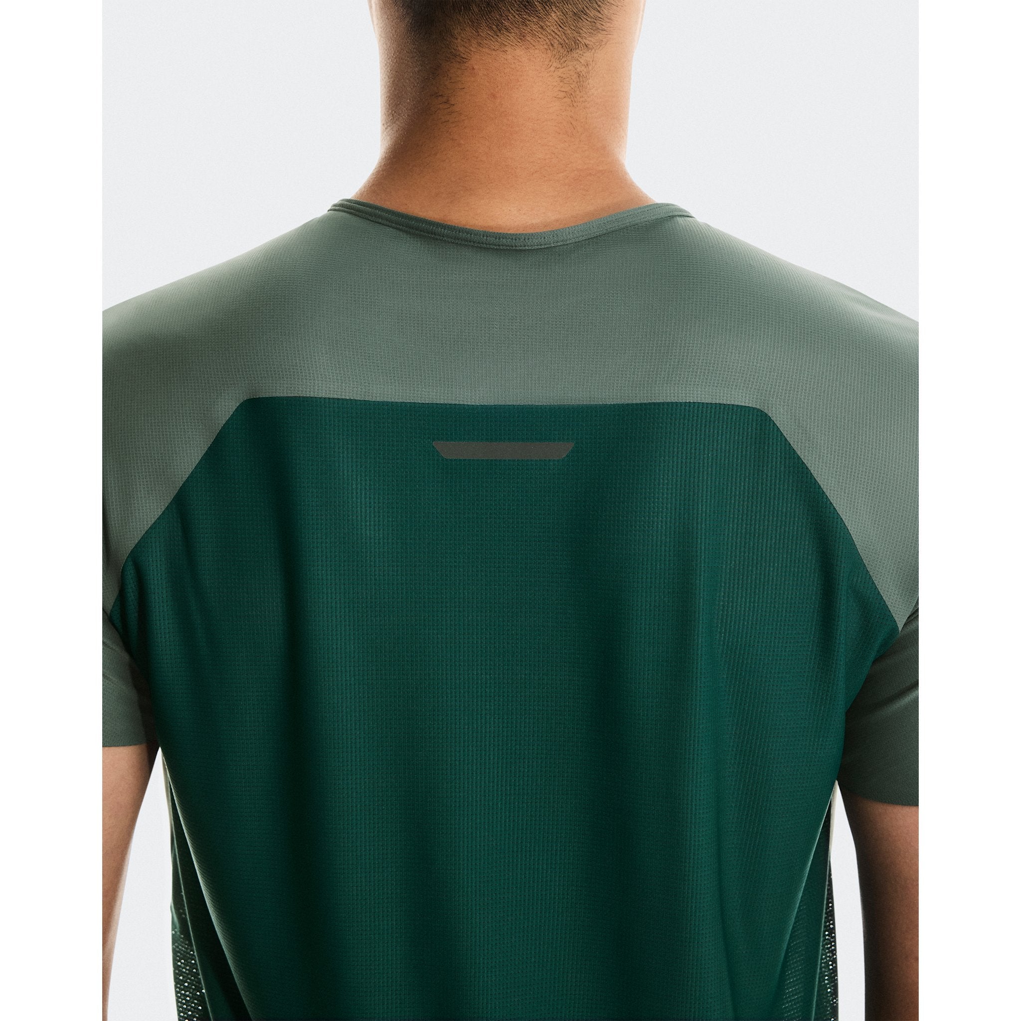 On Performance-T Olive | Spirulina