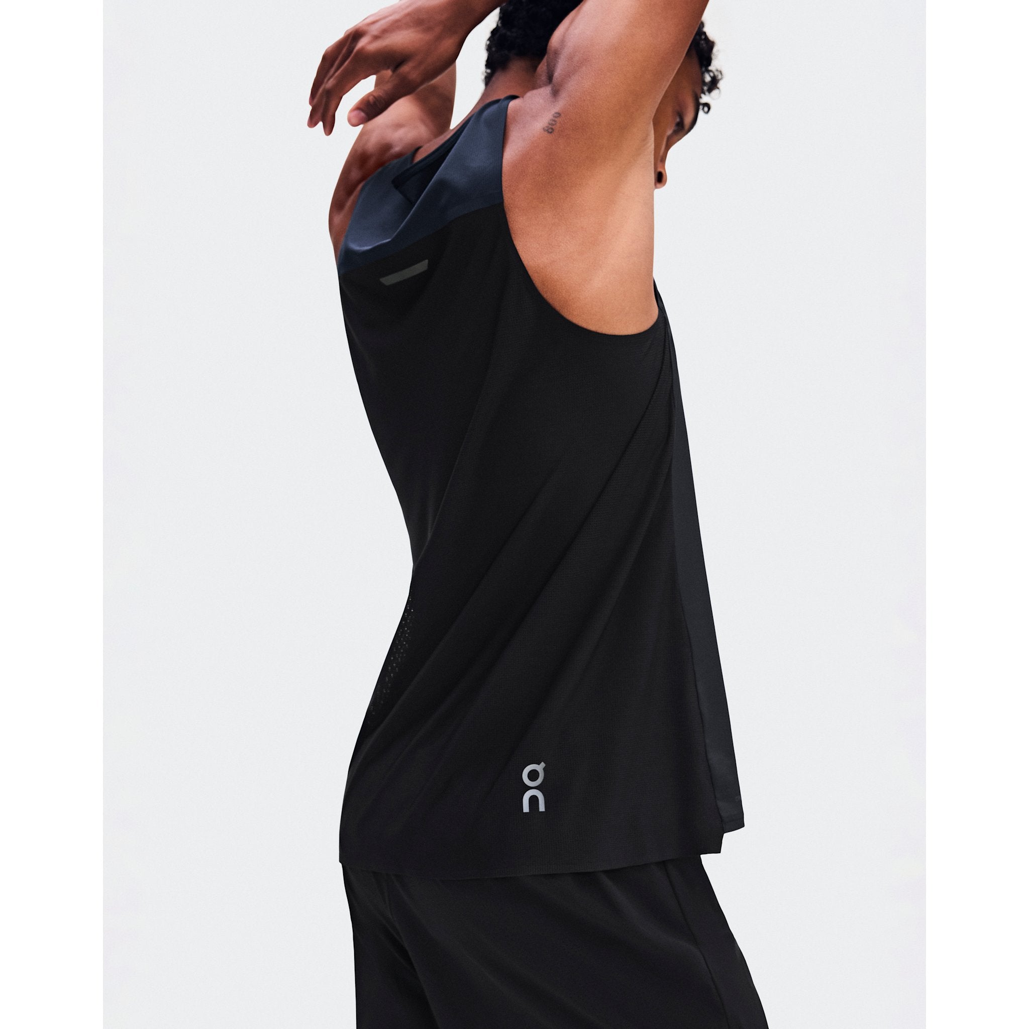 On Performance Tank Navy | Black