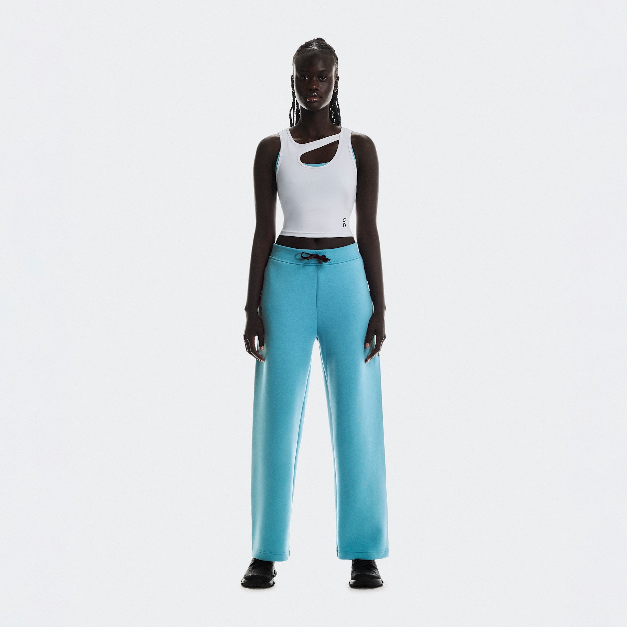 On Focus Tech Sweatpants Niagara