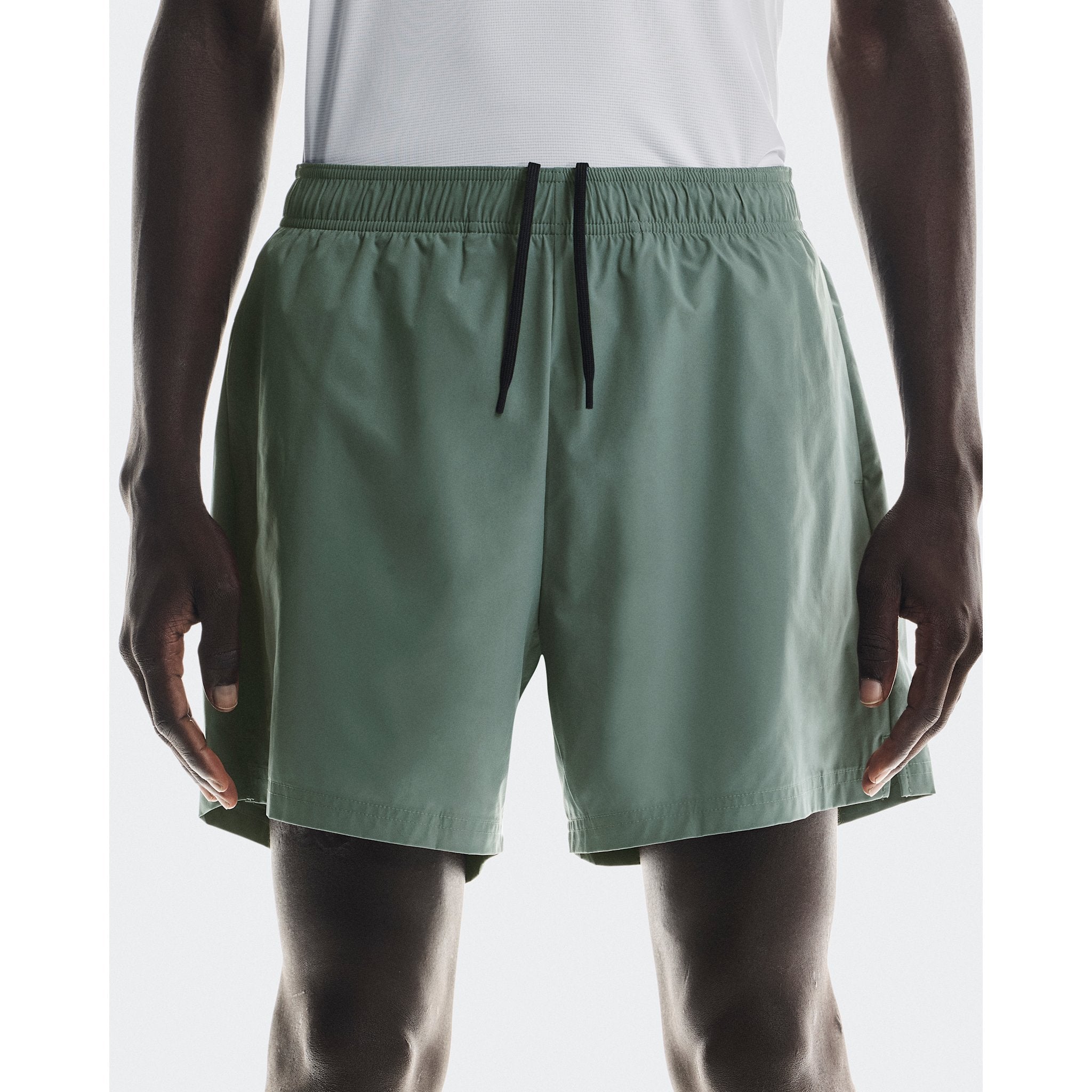 On 5" Core Shorts Olive