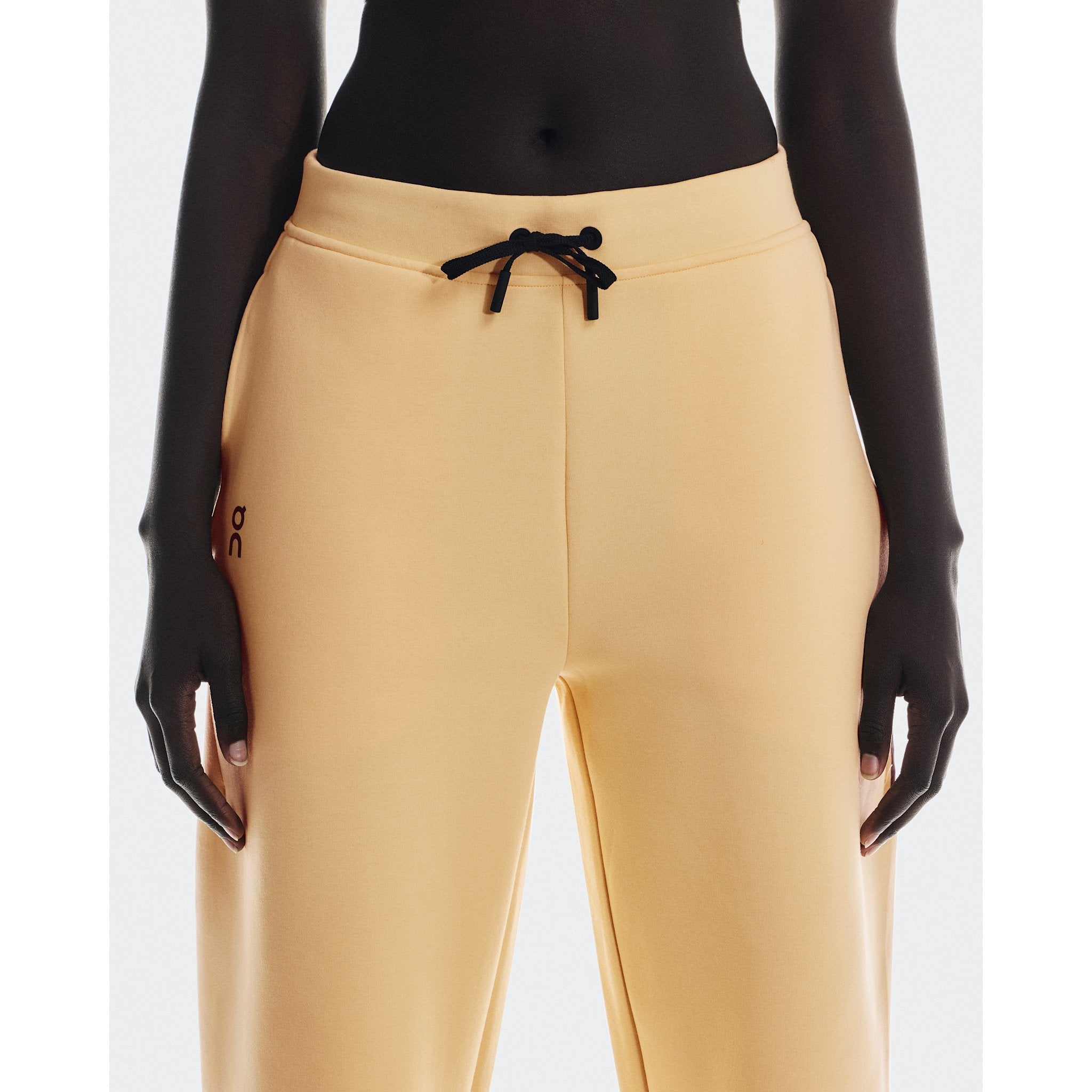 On Focus Tech Sweatpants Nectar
