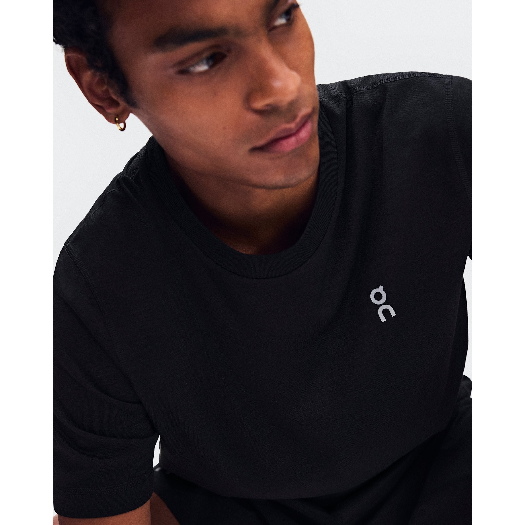 On Train-T Black