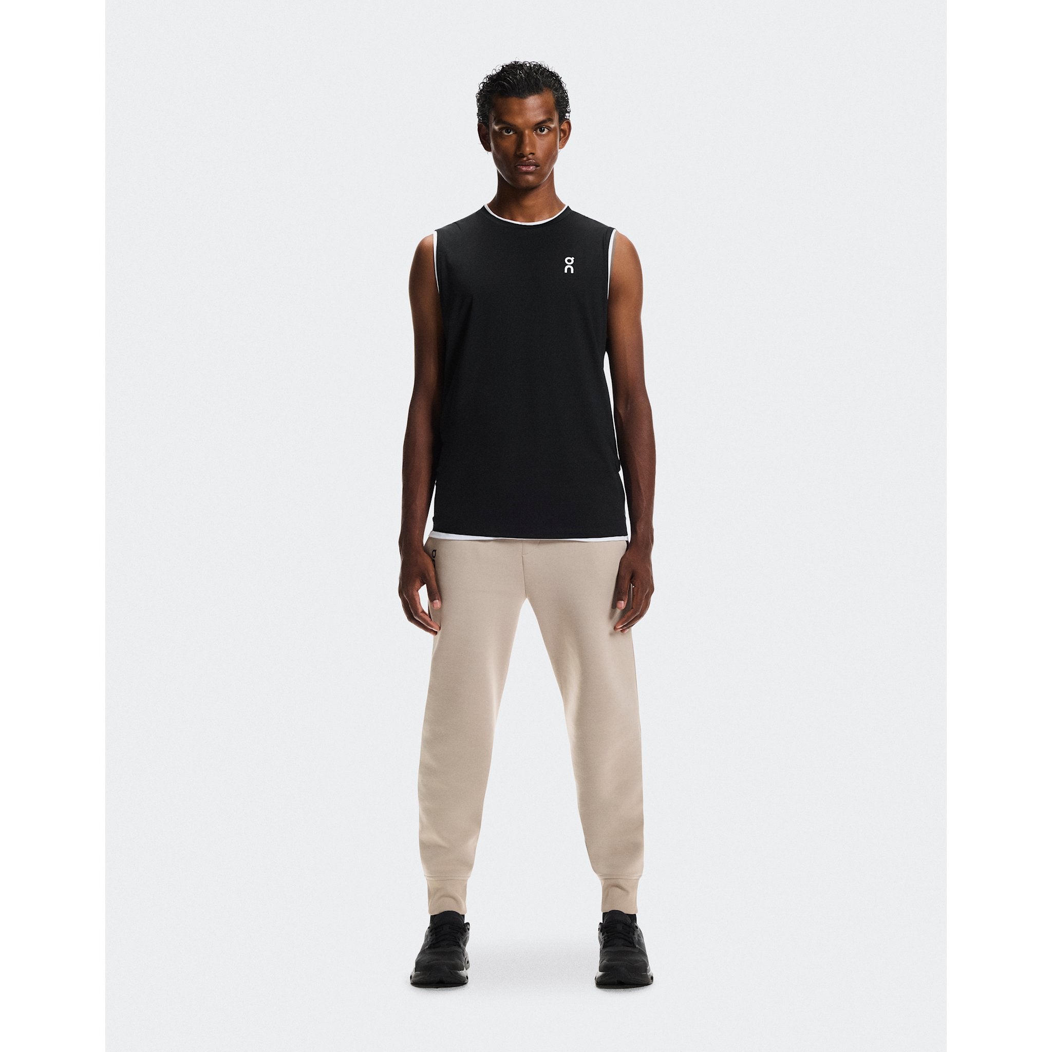 On Focus Tech Sweatpants Desert