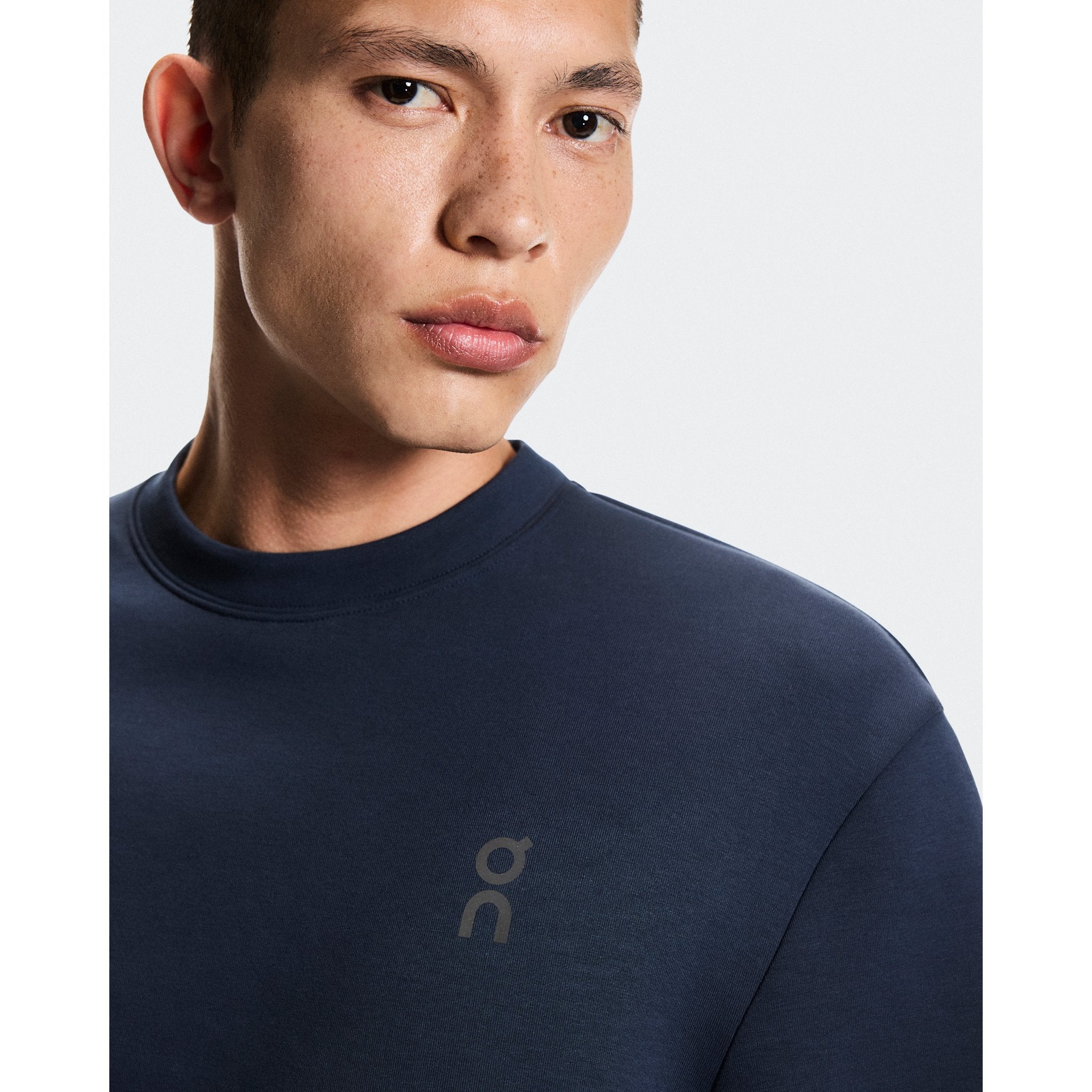 On Focus Tech Crew Navy