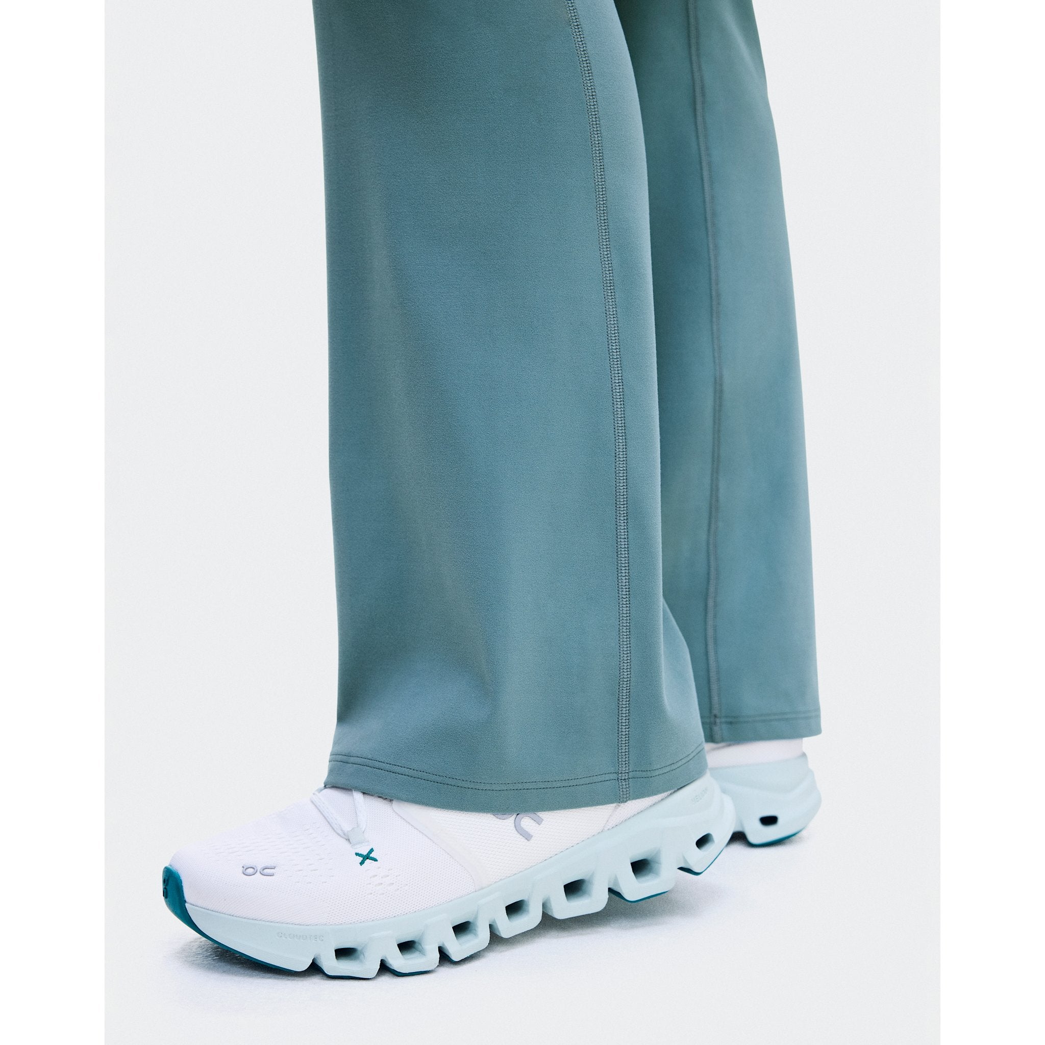 On Studio Flared Pants 30" Agave