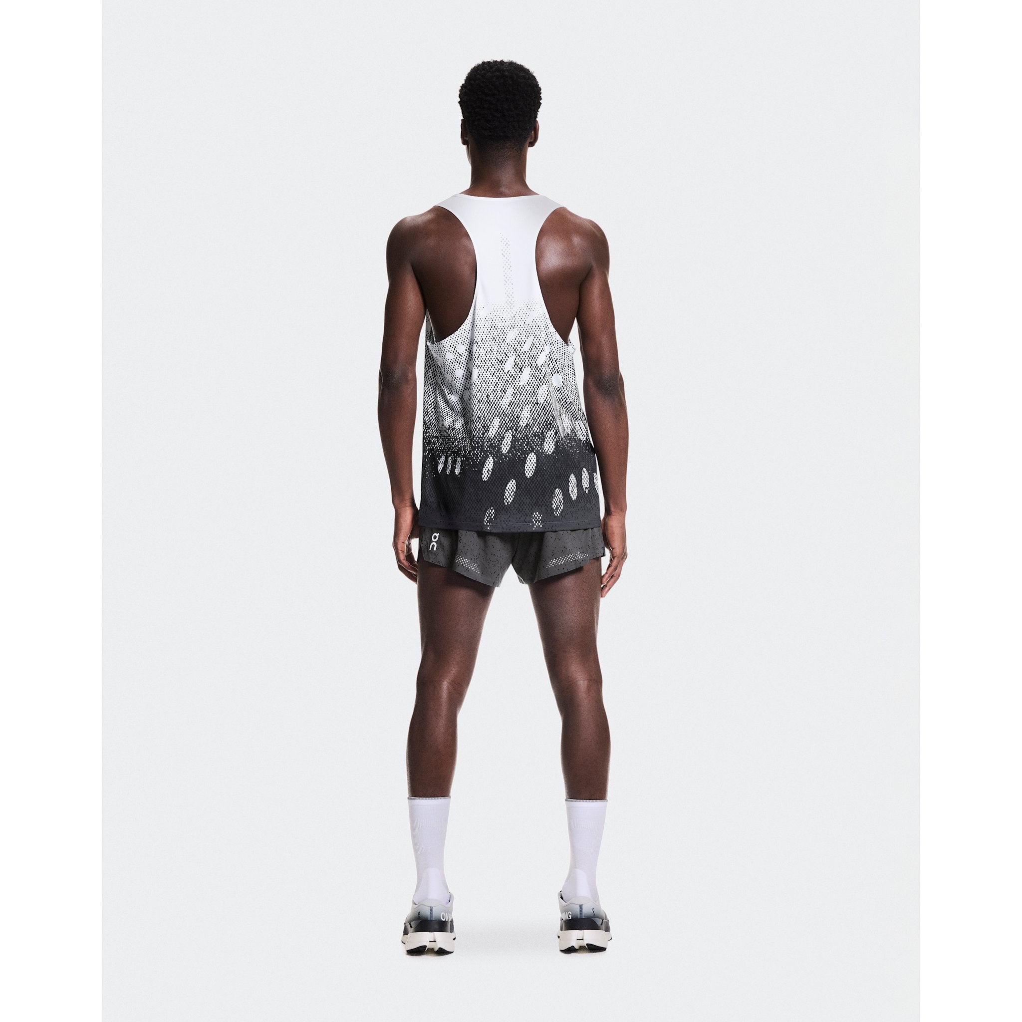 On Zero Singlet White | Iron