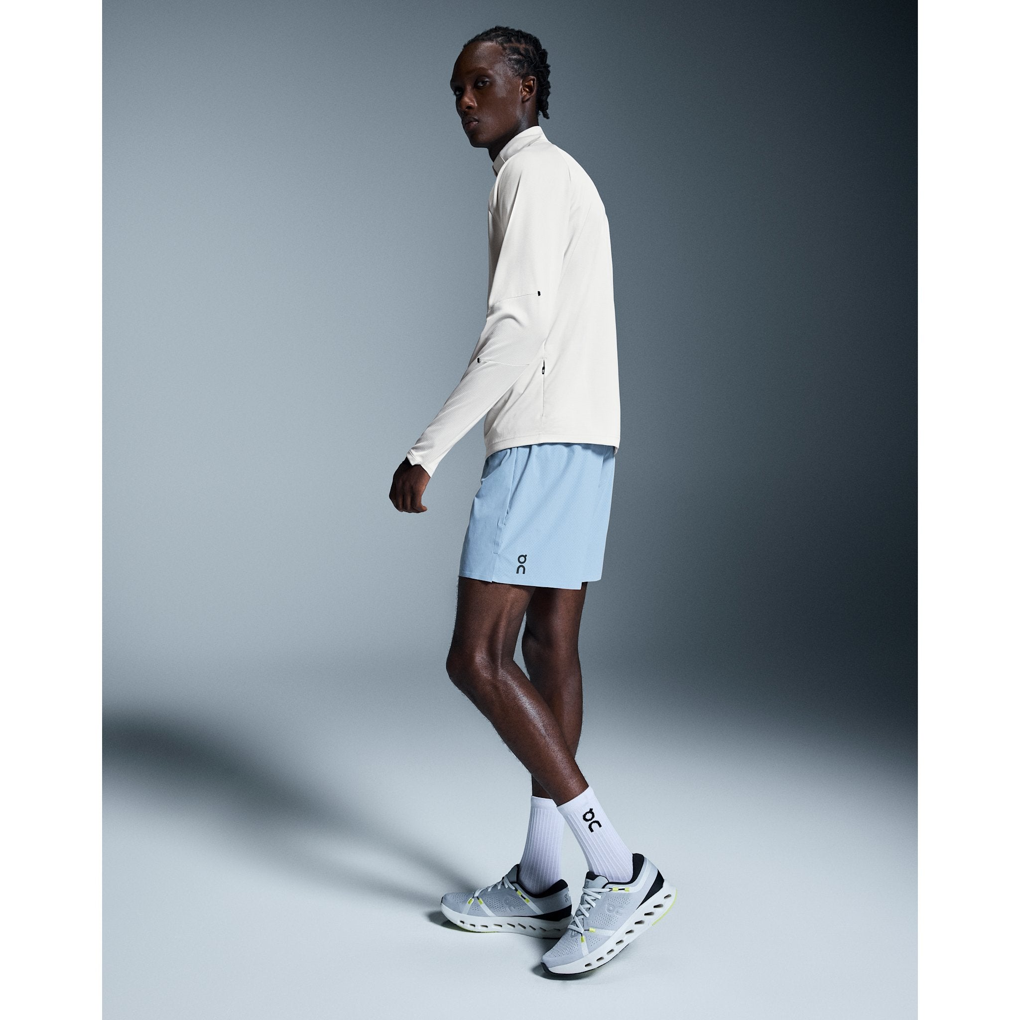 On 5" Performance Shorts Chambray