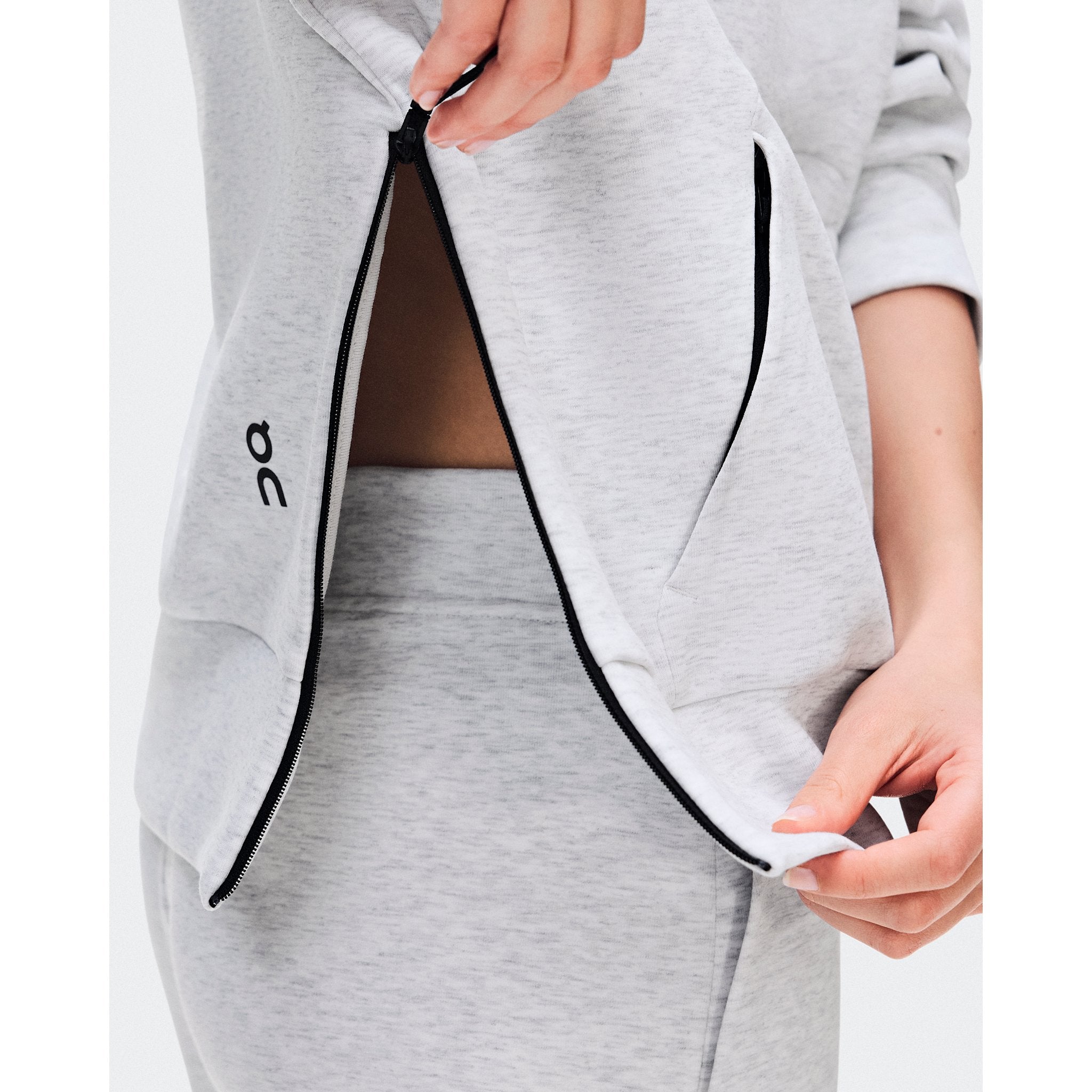 On Focus Tech Hoodie Crater