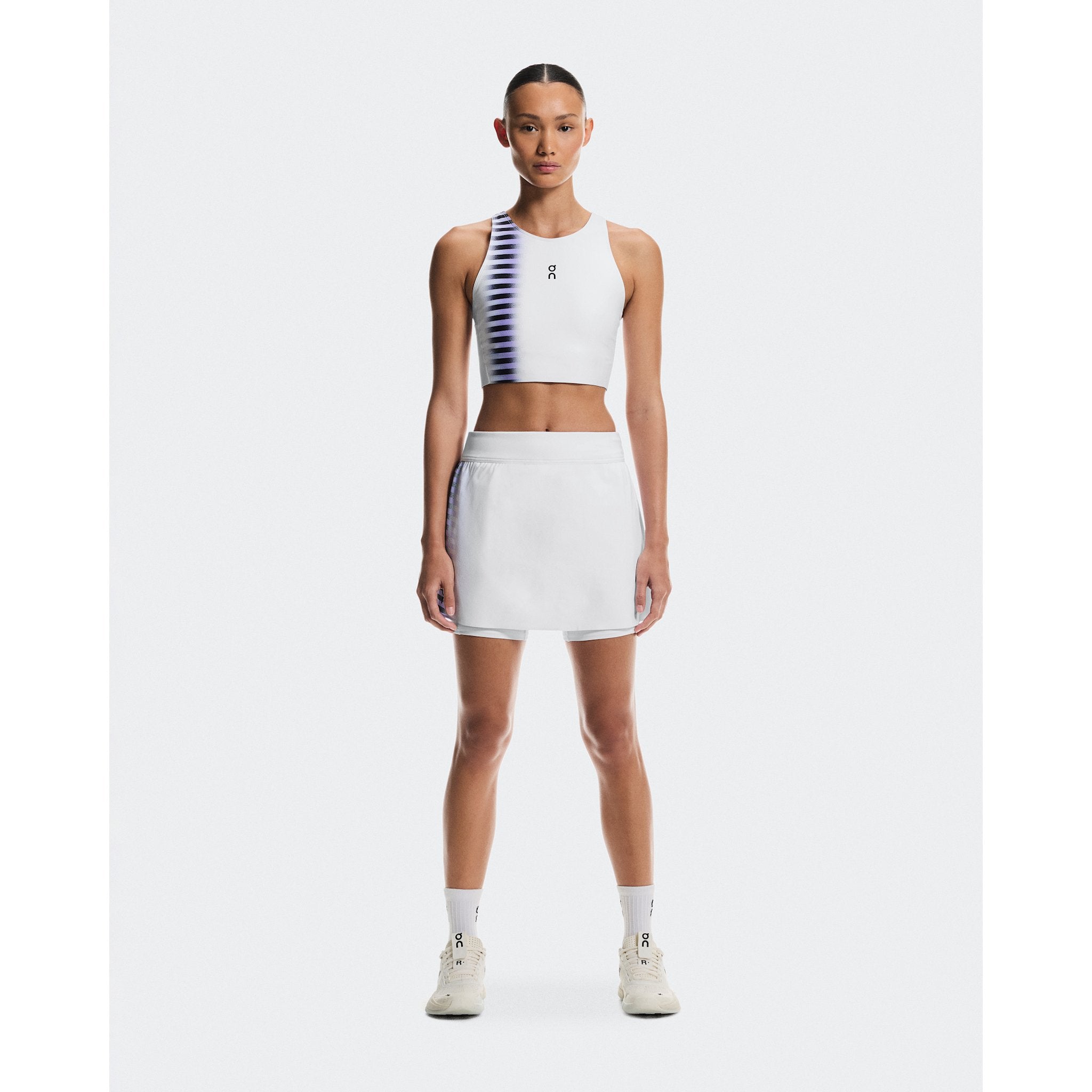 On Court Crop Top Edge White | Black