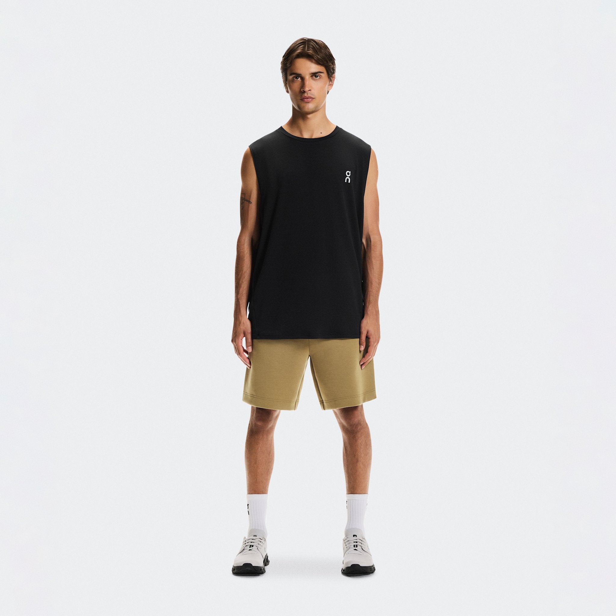 On Focus Tech Shorts Nutmeg