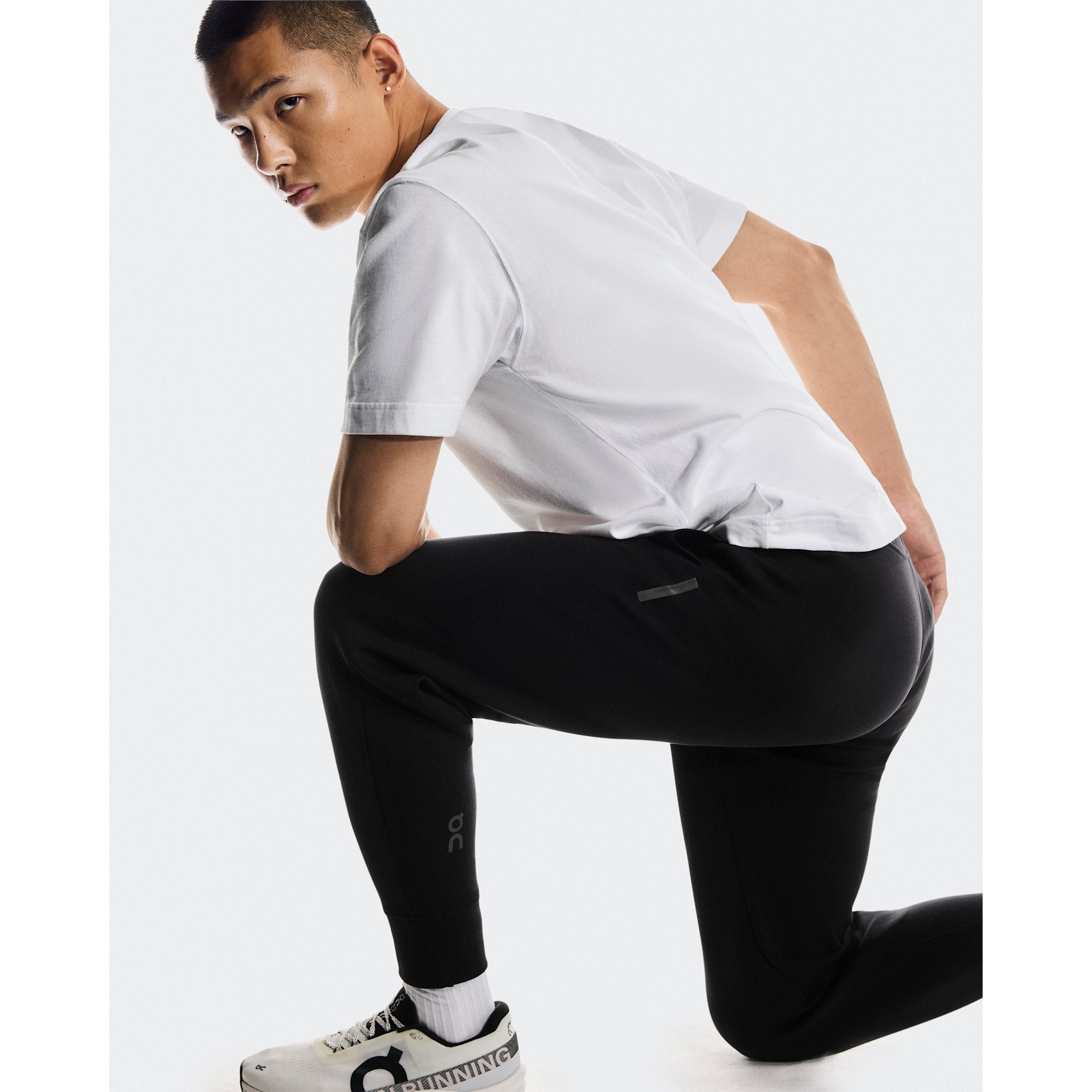 On Focus Tech Sweatpants Black