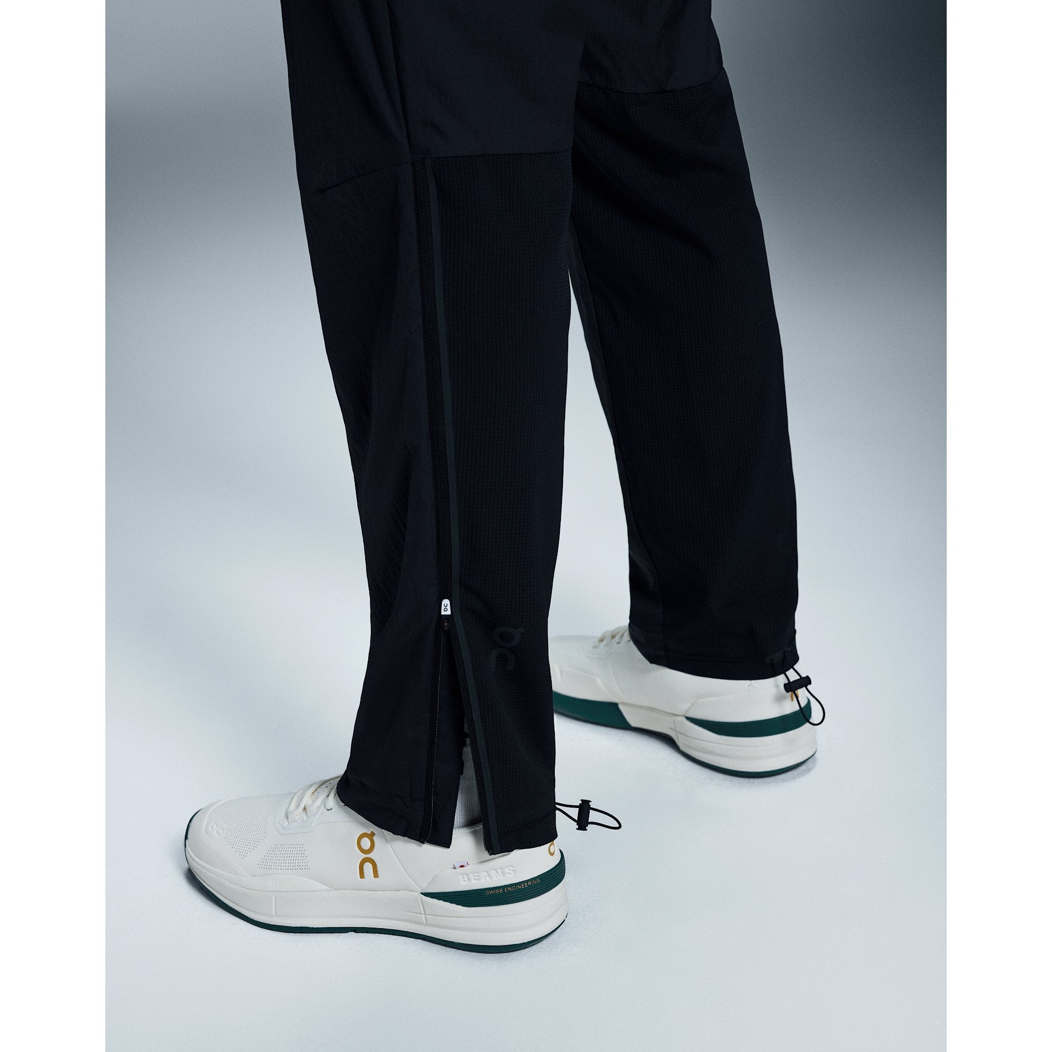 On Track Pants Beams Black