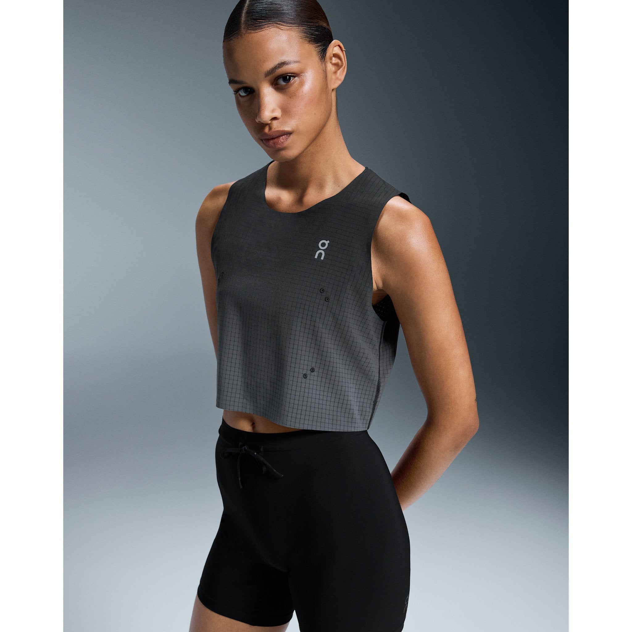 On Pace Tank Black | Iron