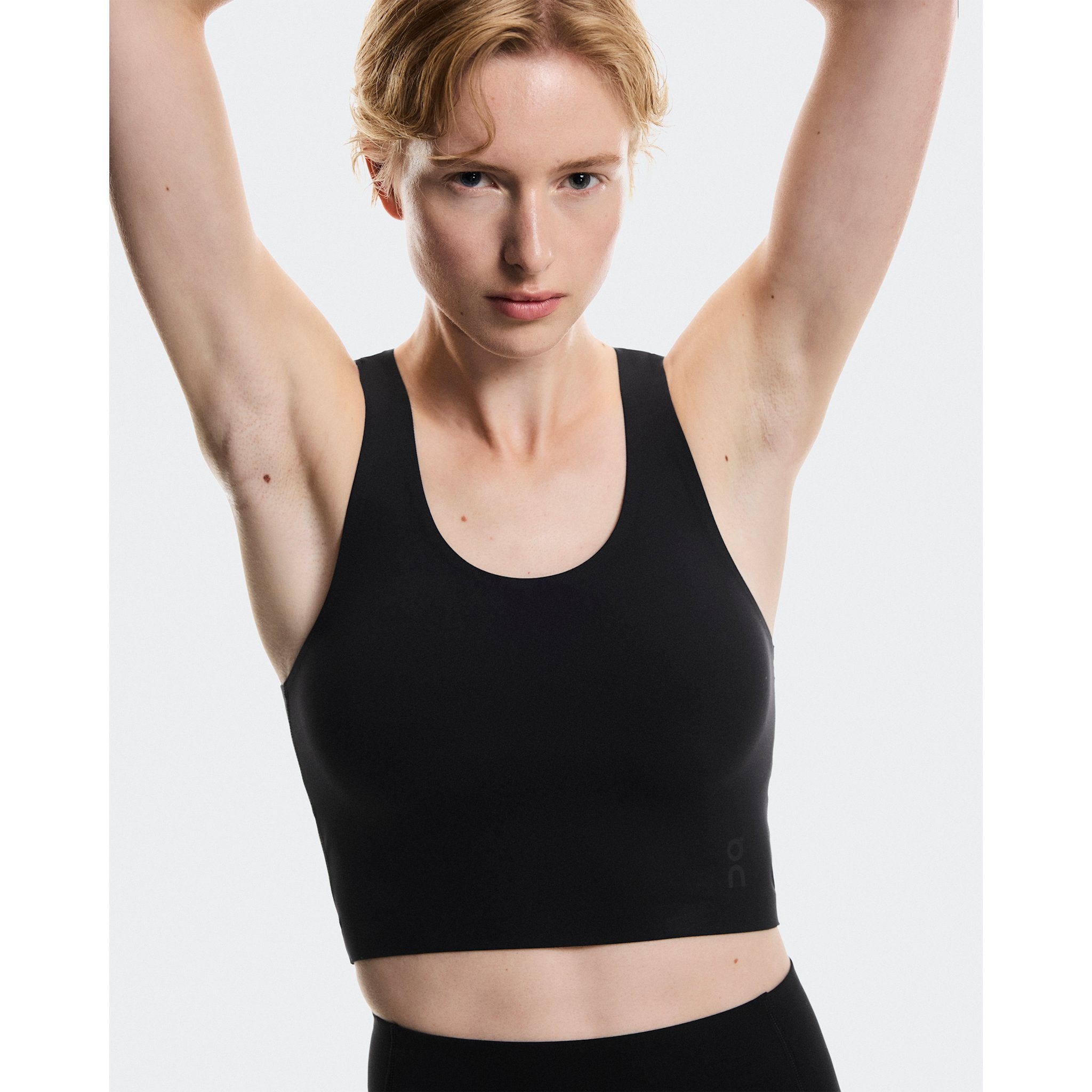 On Studio Open Back Crop Black