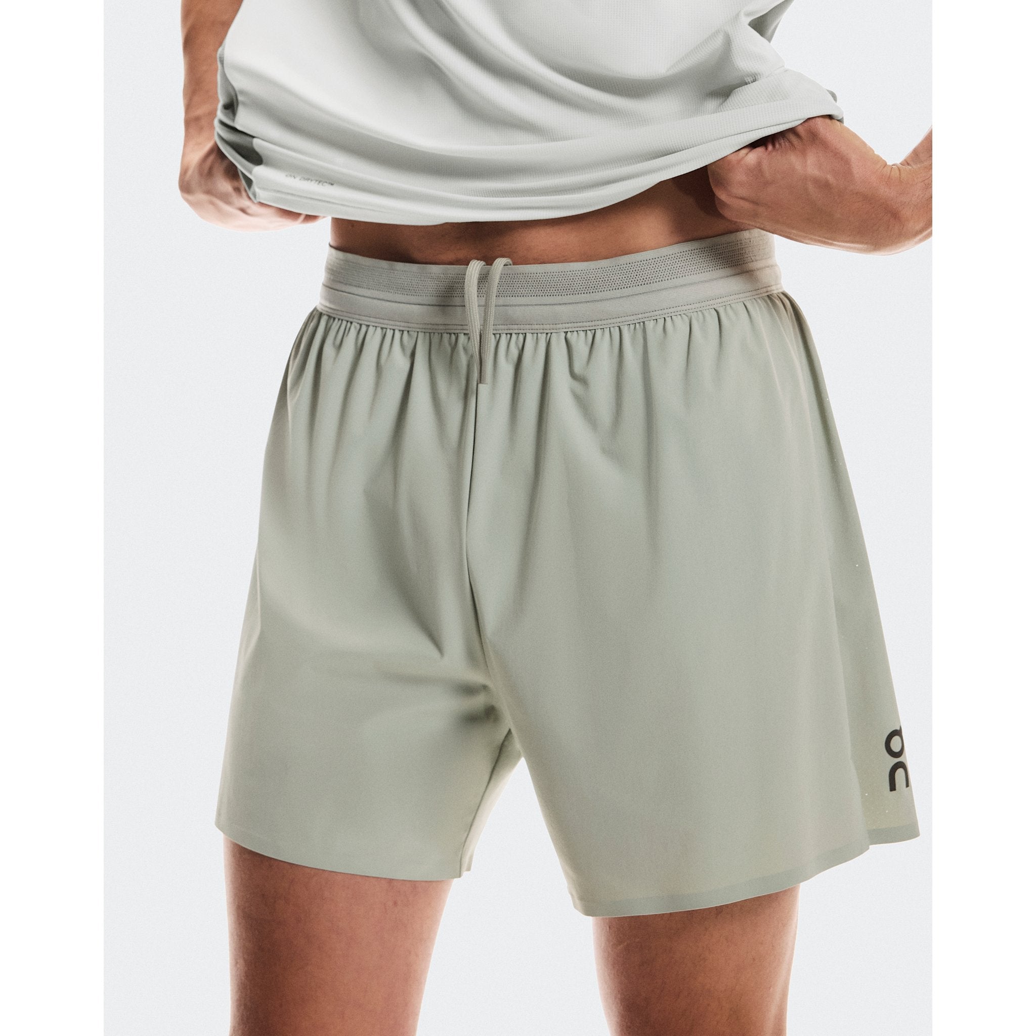 On 5" Performance Shorts Tin