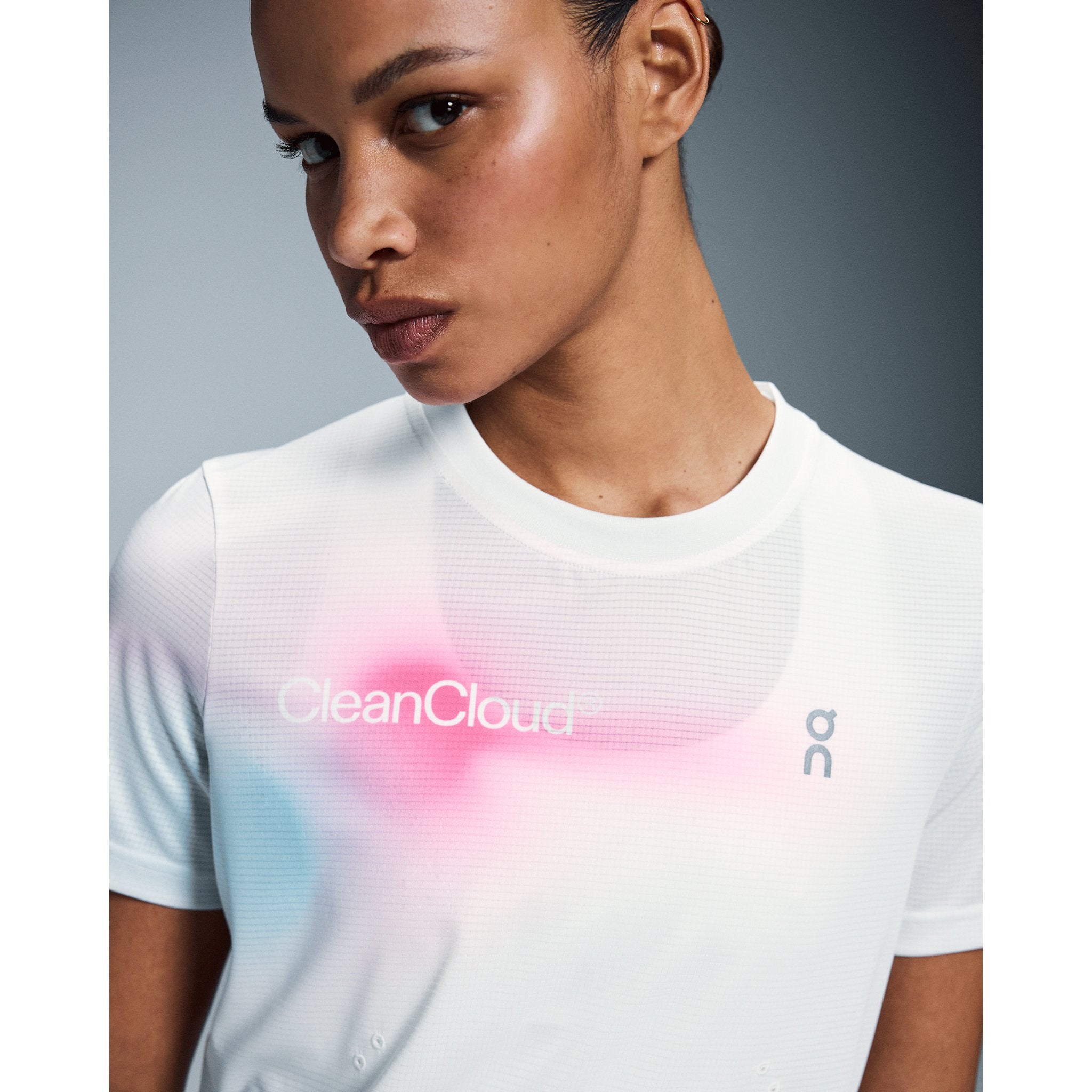 On Pace-T Undyed | Pink