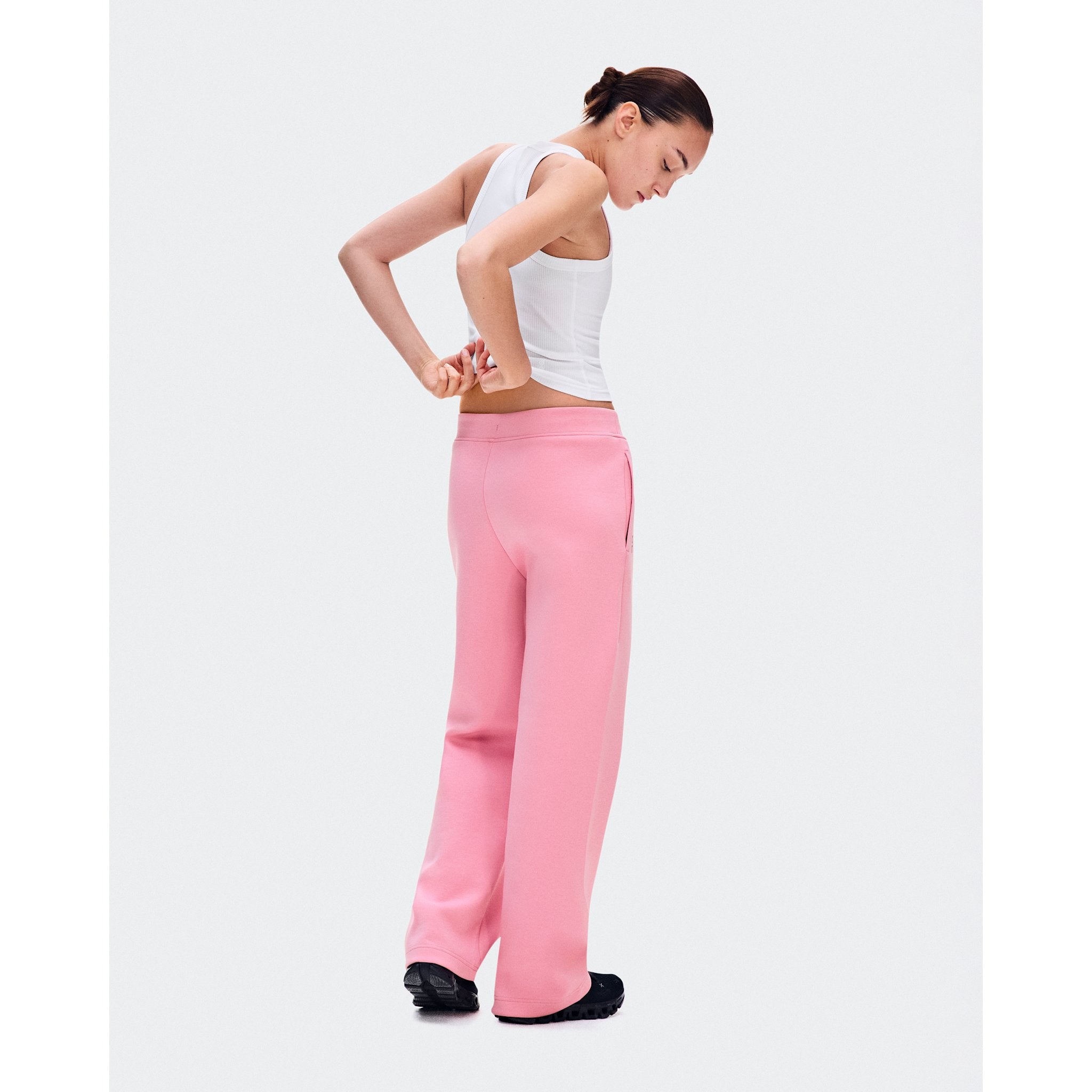 On Focus Tech Sweatpants Magnolia