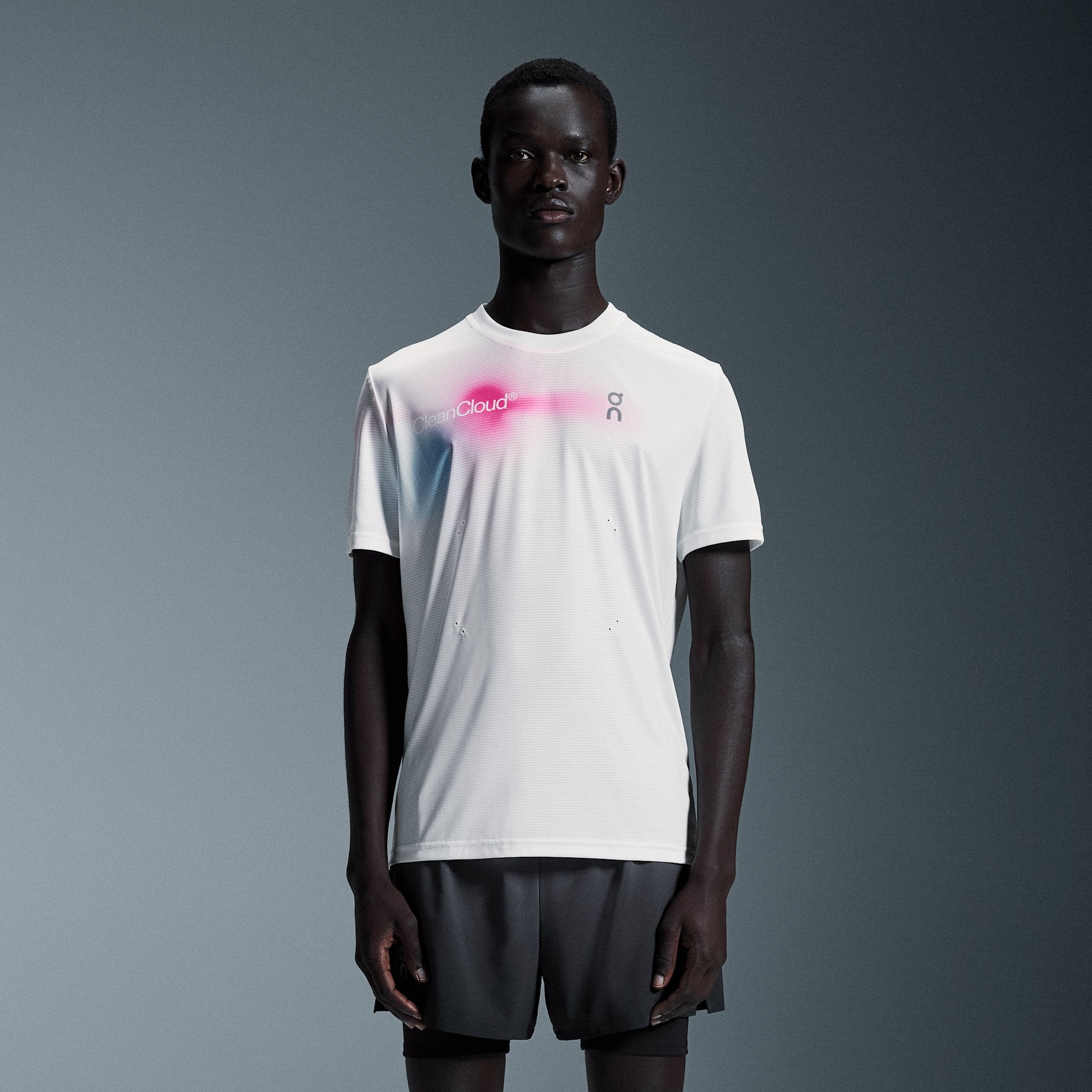 On Pace-T Undyed | Pink