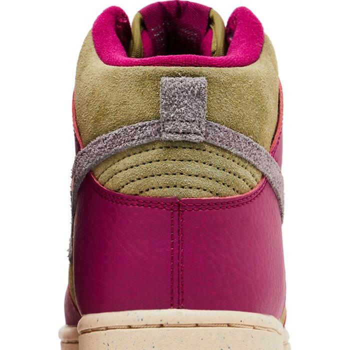 Nike Wmns Dunk High 'Dynamic Berry'