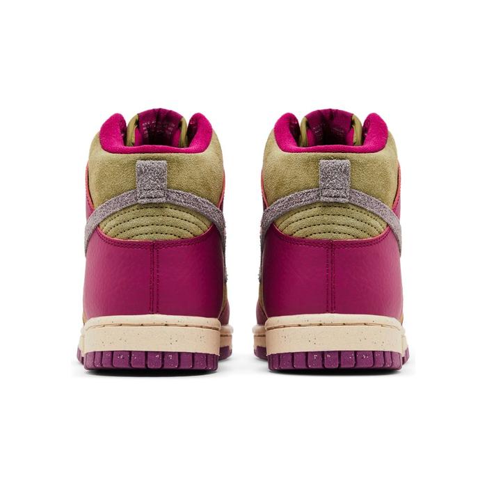 Nike Wmns Dunk High 'Dynamic Berry'