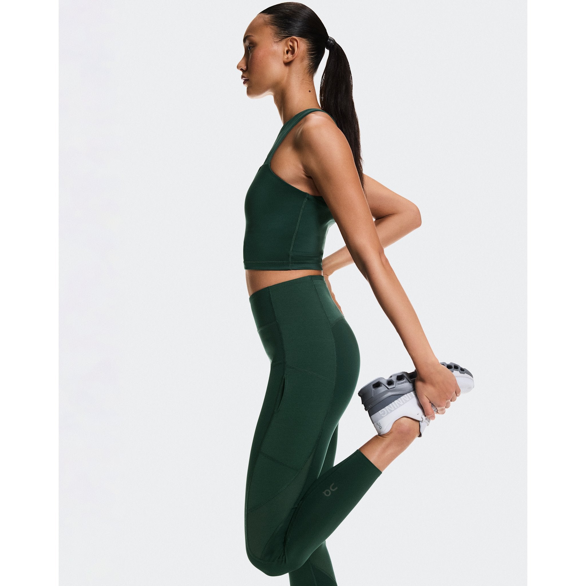 On Train Volt Tights 7/8 Obsidian