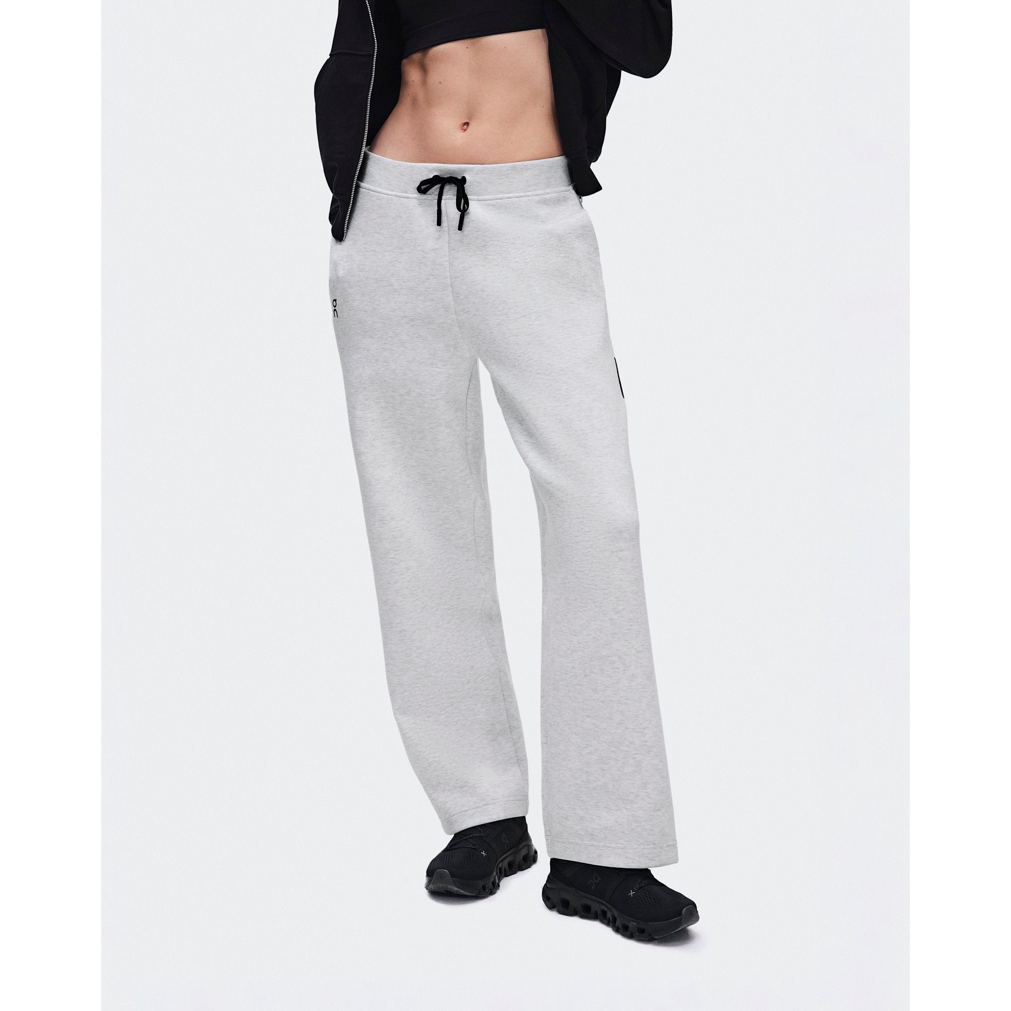 On Focus Tech Sweatpants Crater