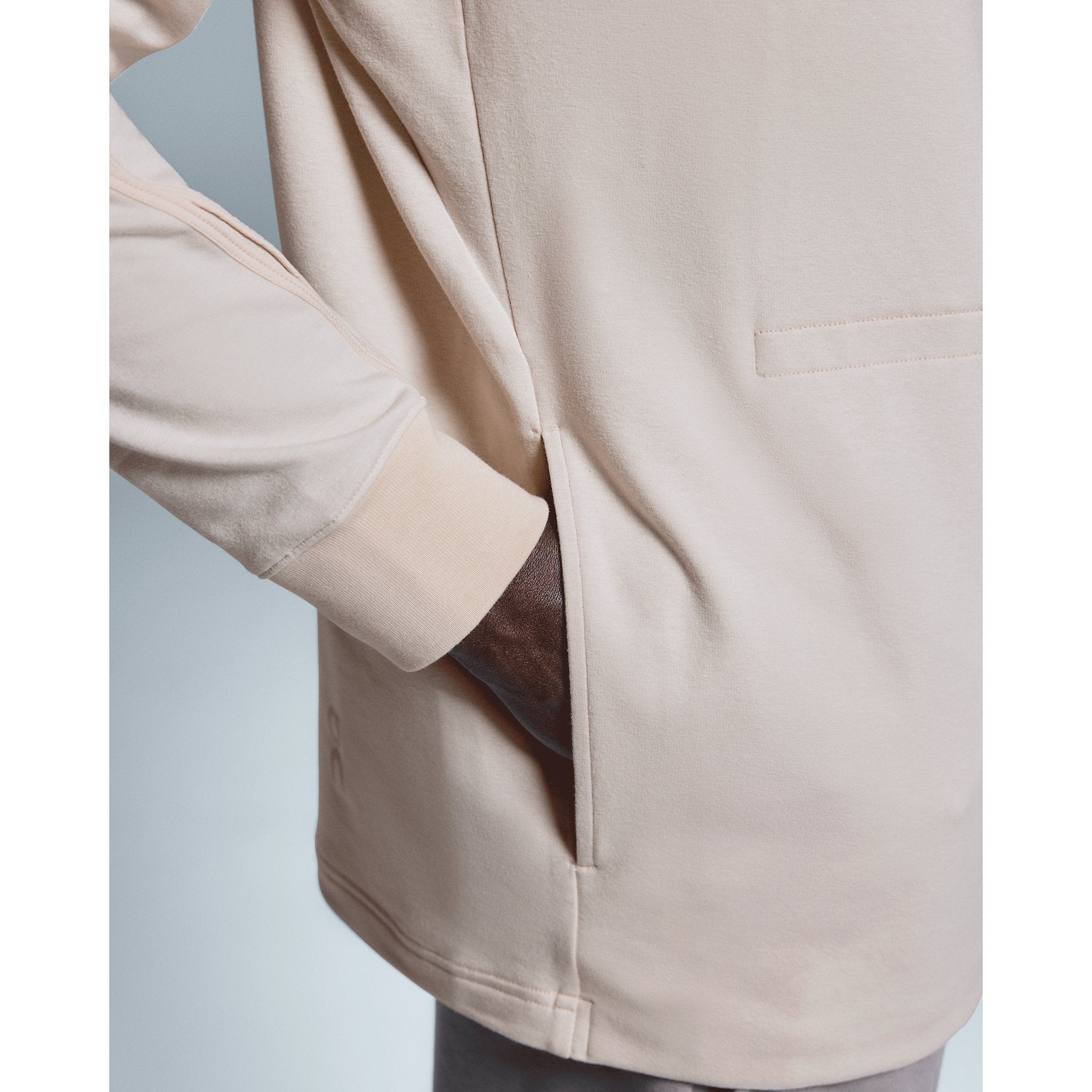 On Movement Hoodie Sand