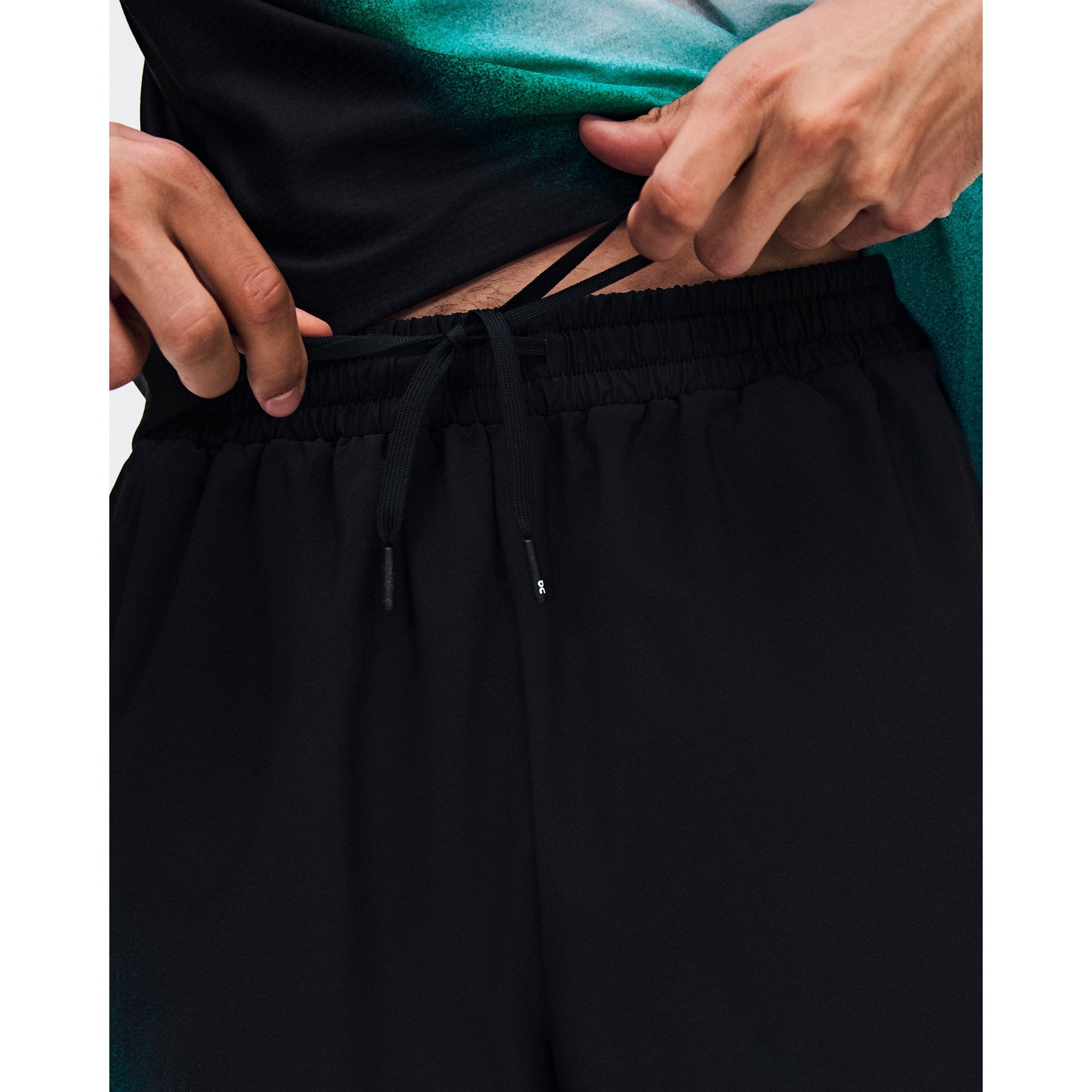 On 5" Court Shorts Swing Black | Neem