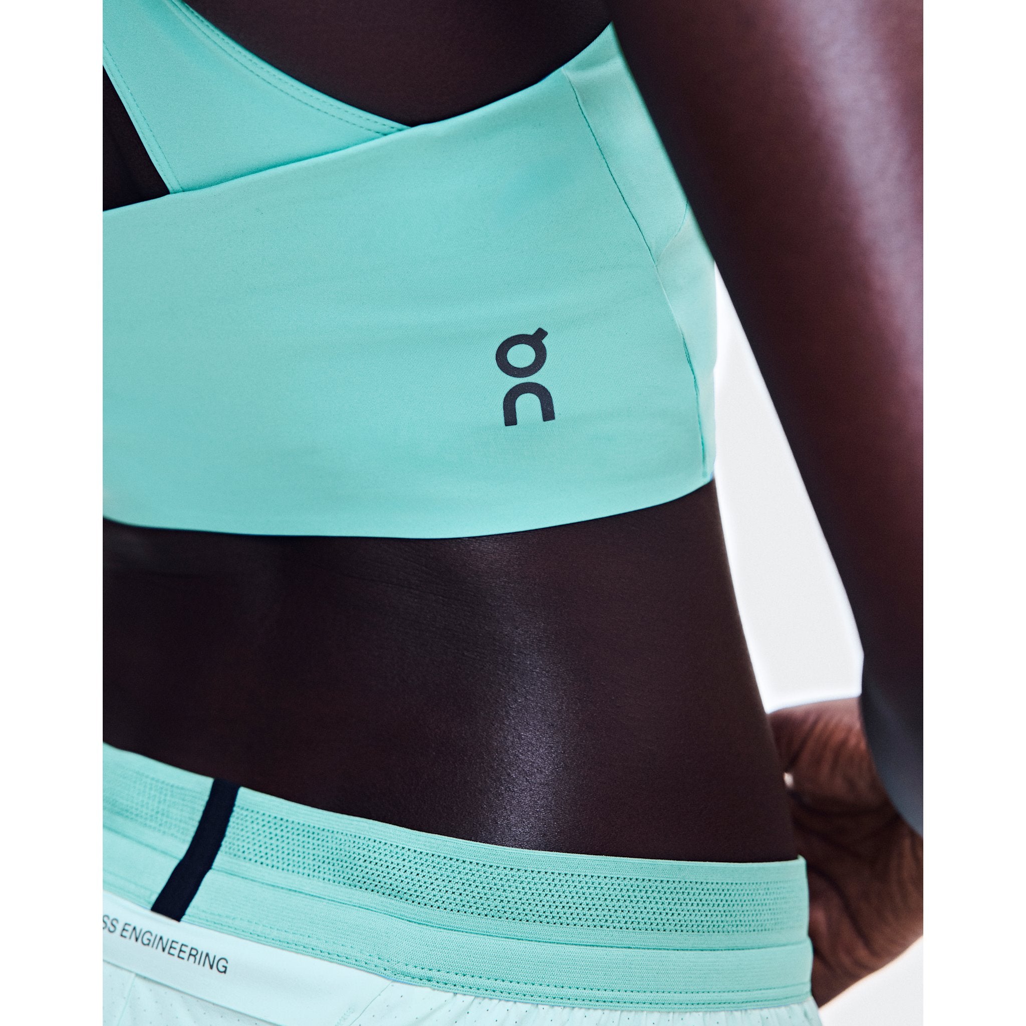 On Performance Crop Aquamarine