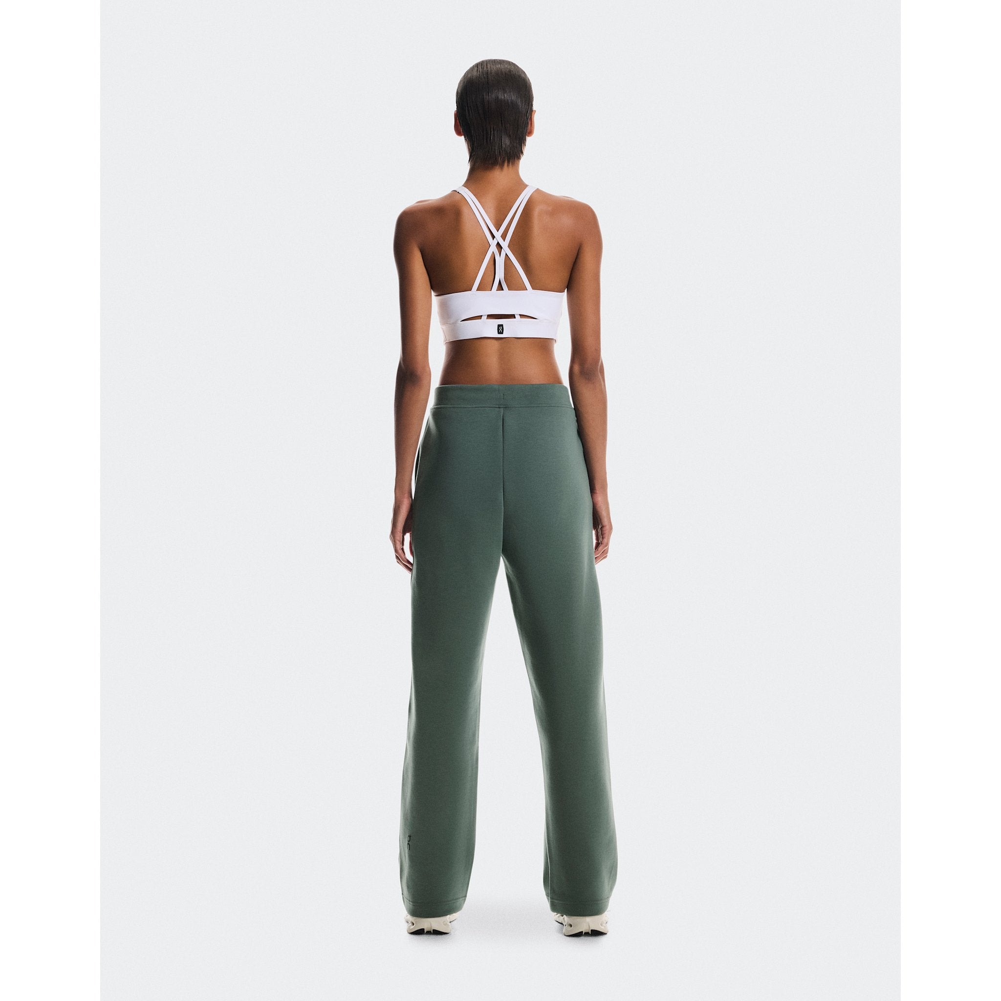 On Focus Tech Sweatpants Olive