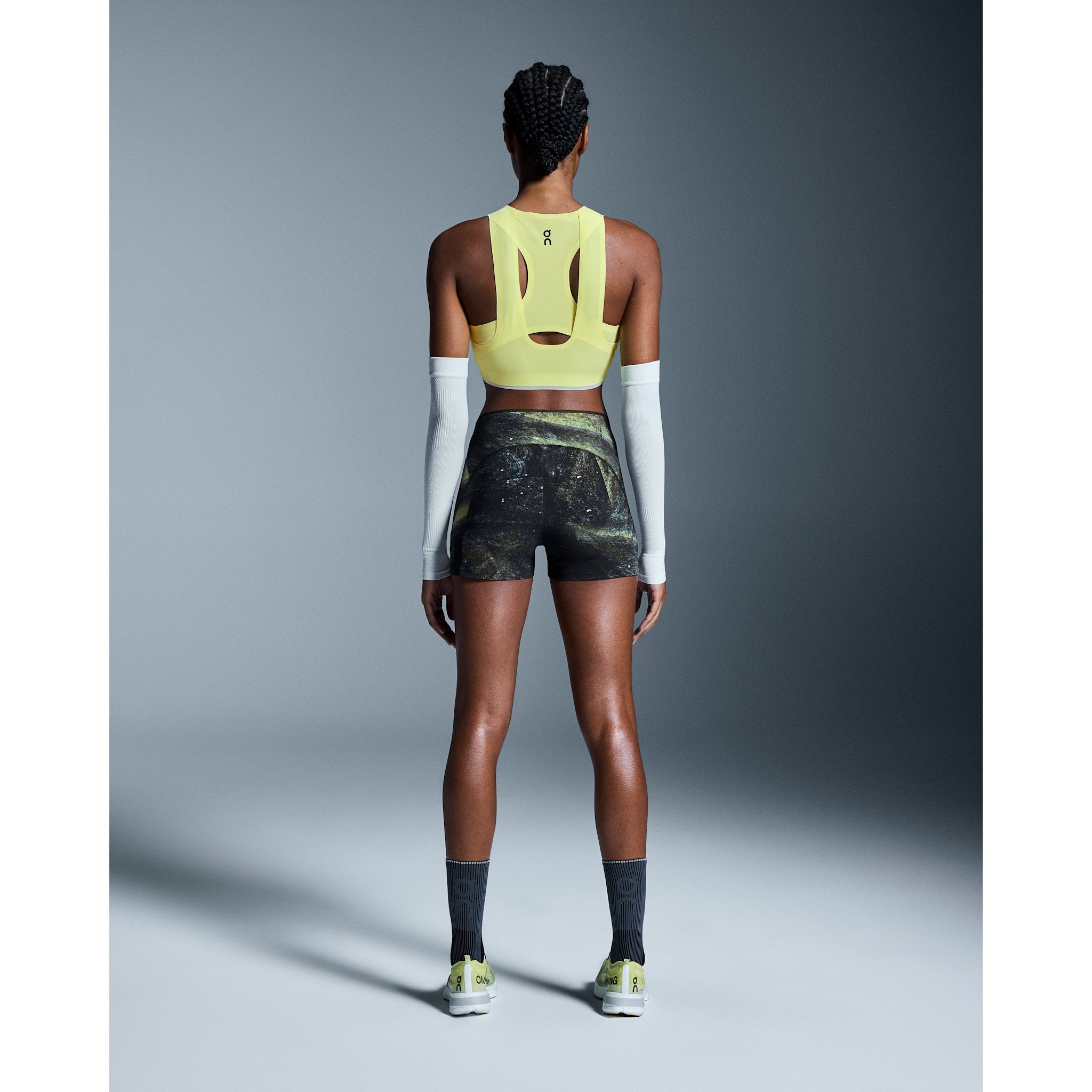 On Race Crop Limelight