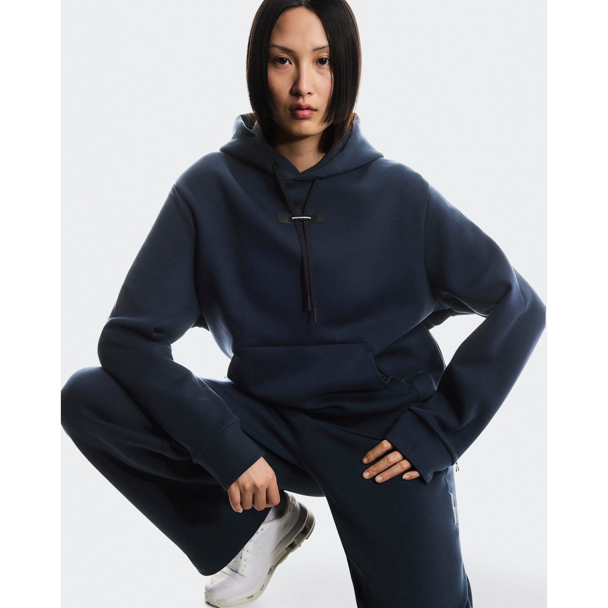 On Focus Tech Hoodie Navy