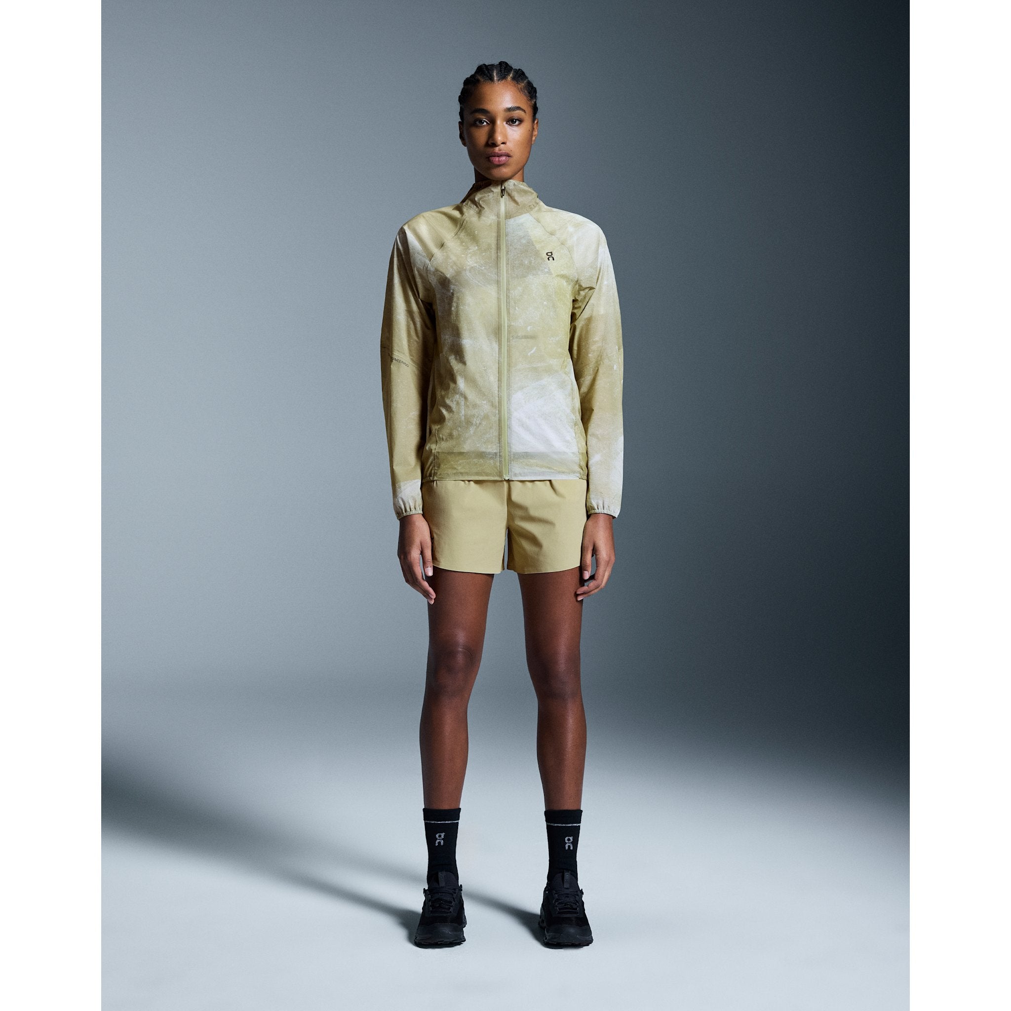 On Ultra Jacket White | Caper