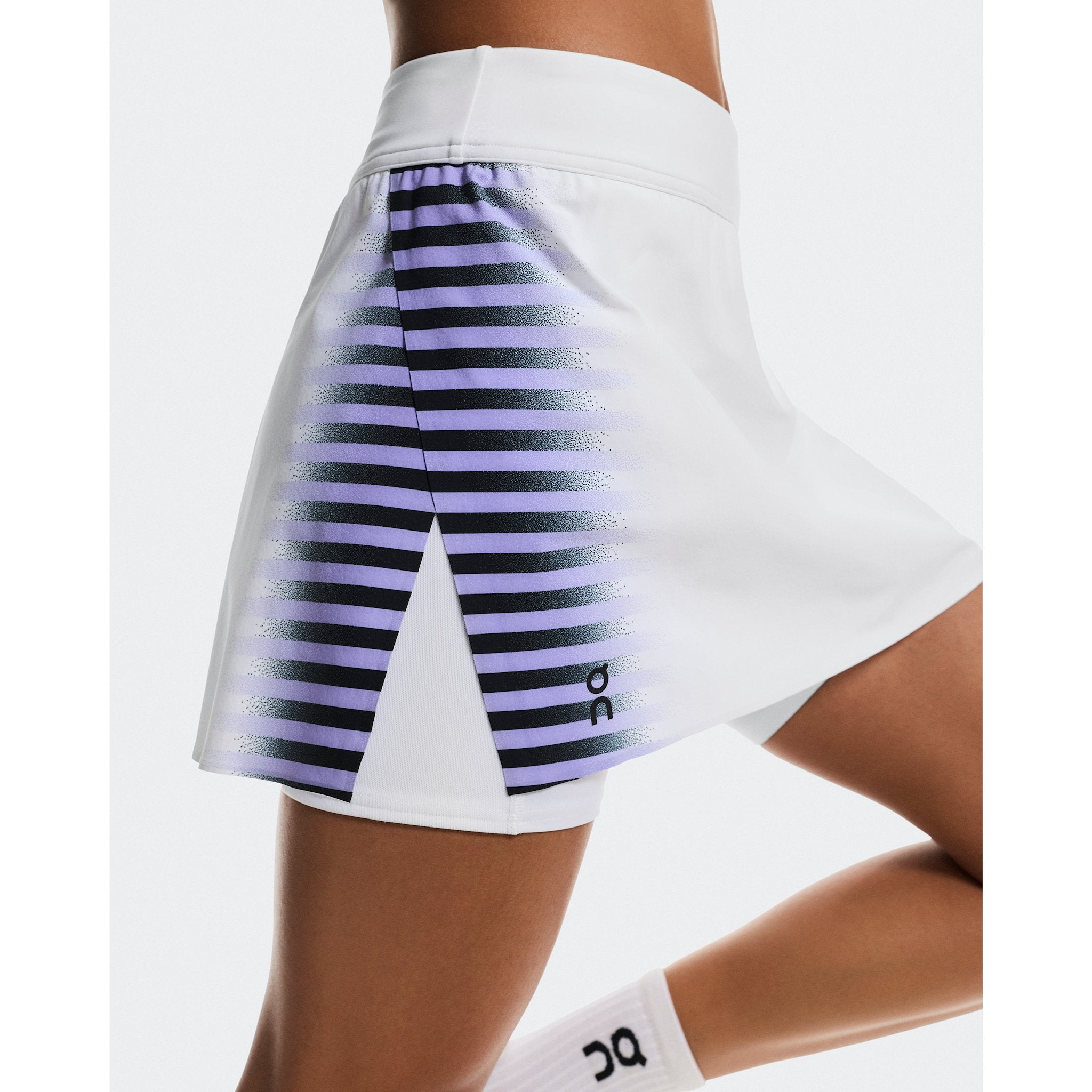 On Court Skirt Split Edge White | Black