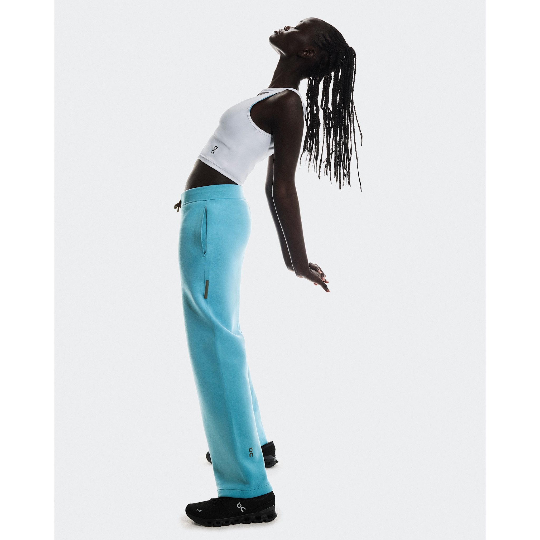 On Focus Tech Sweatpants Niagara