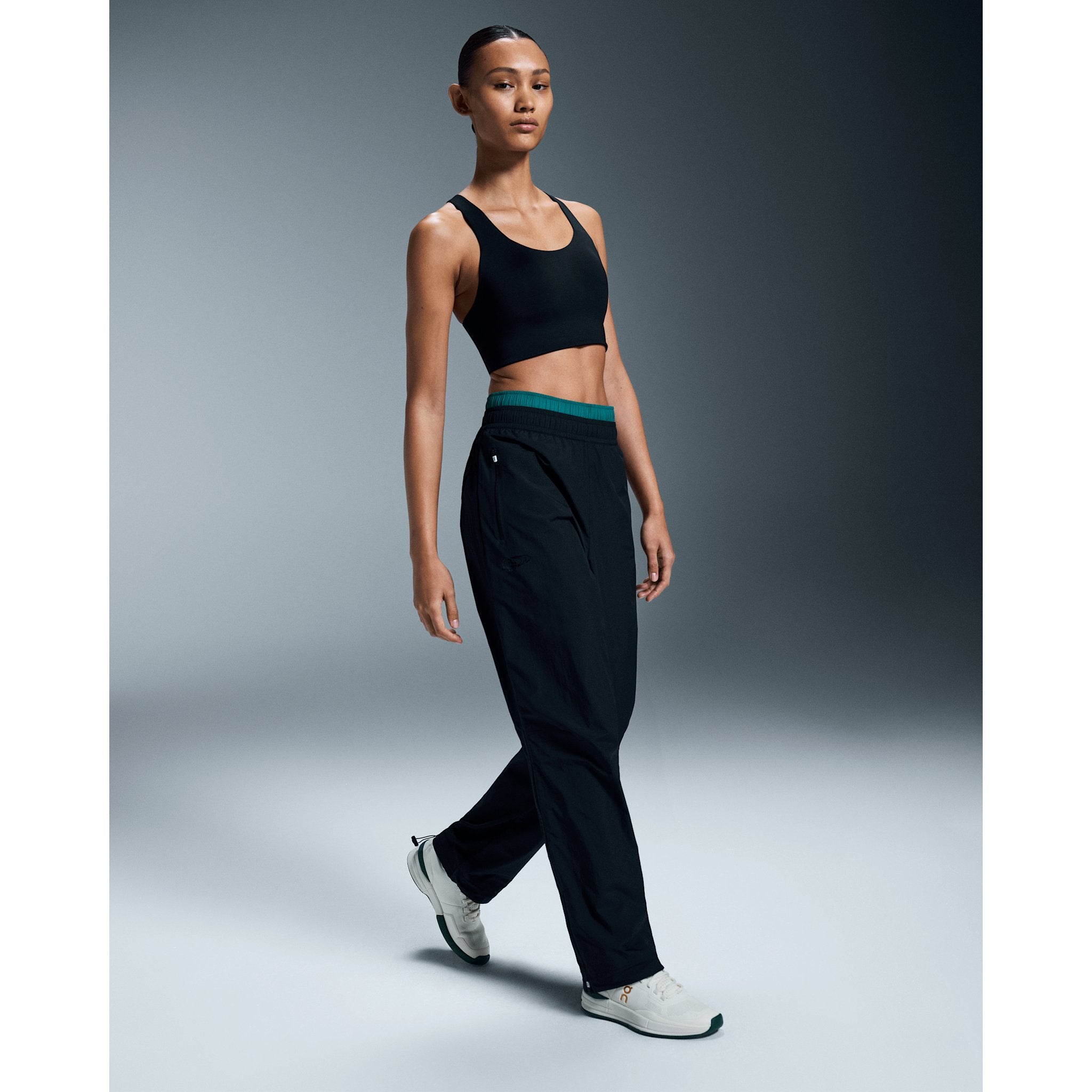 On Track Pants Beams Black