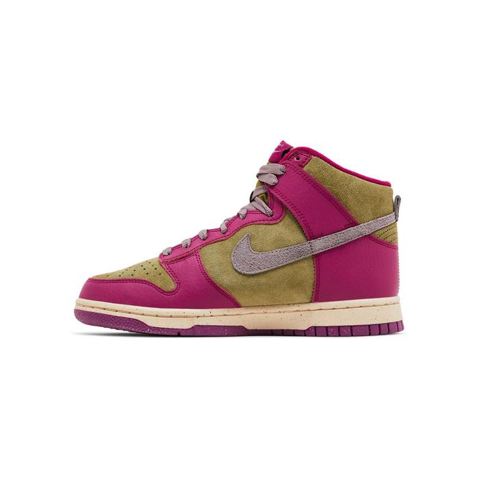 Nike Wmns Dunk High 'Dynamic Berry'