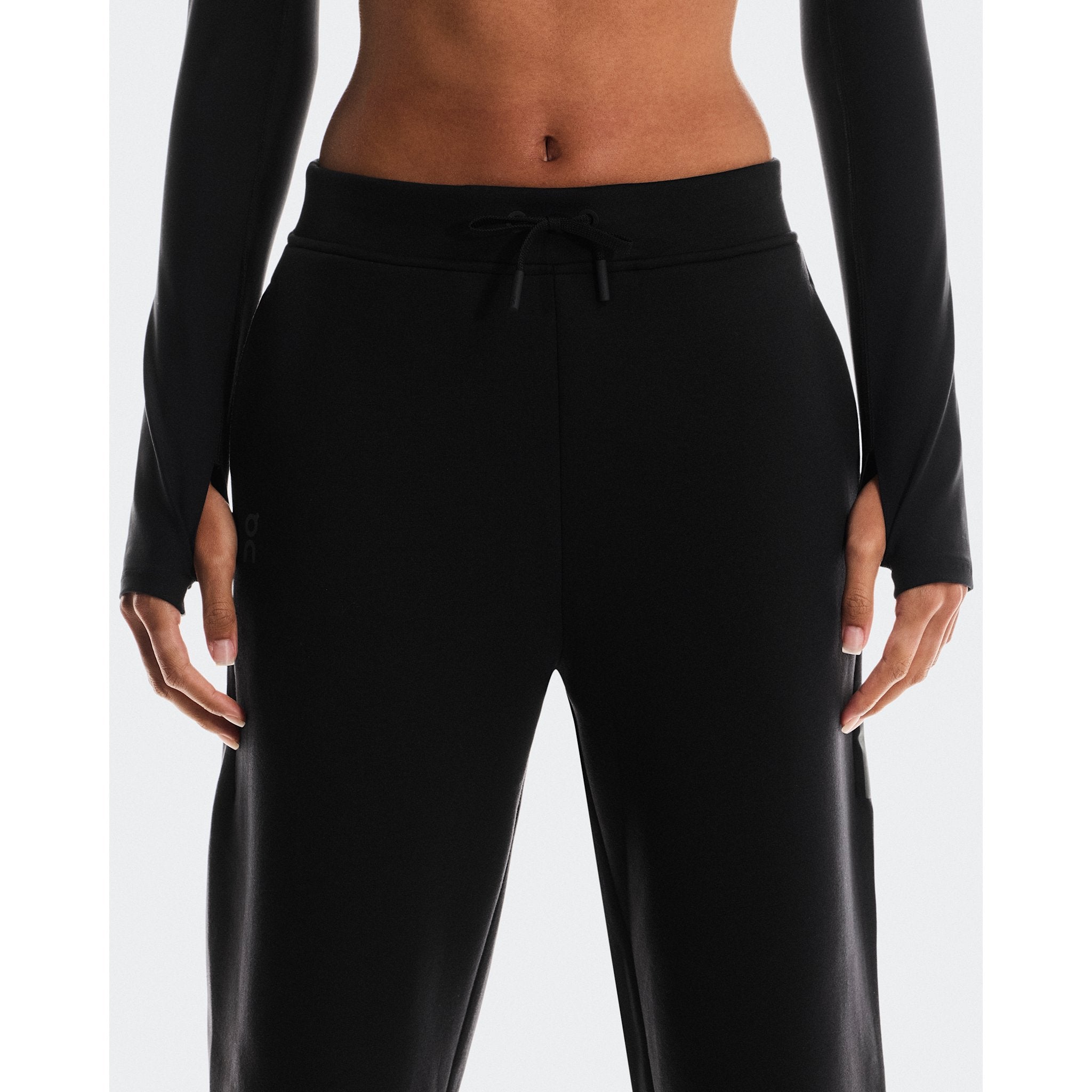 On Focus Tech Sweatpants Black
