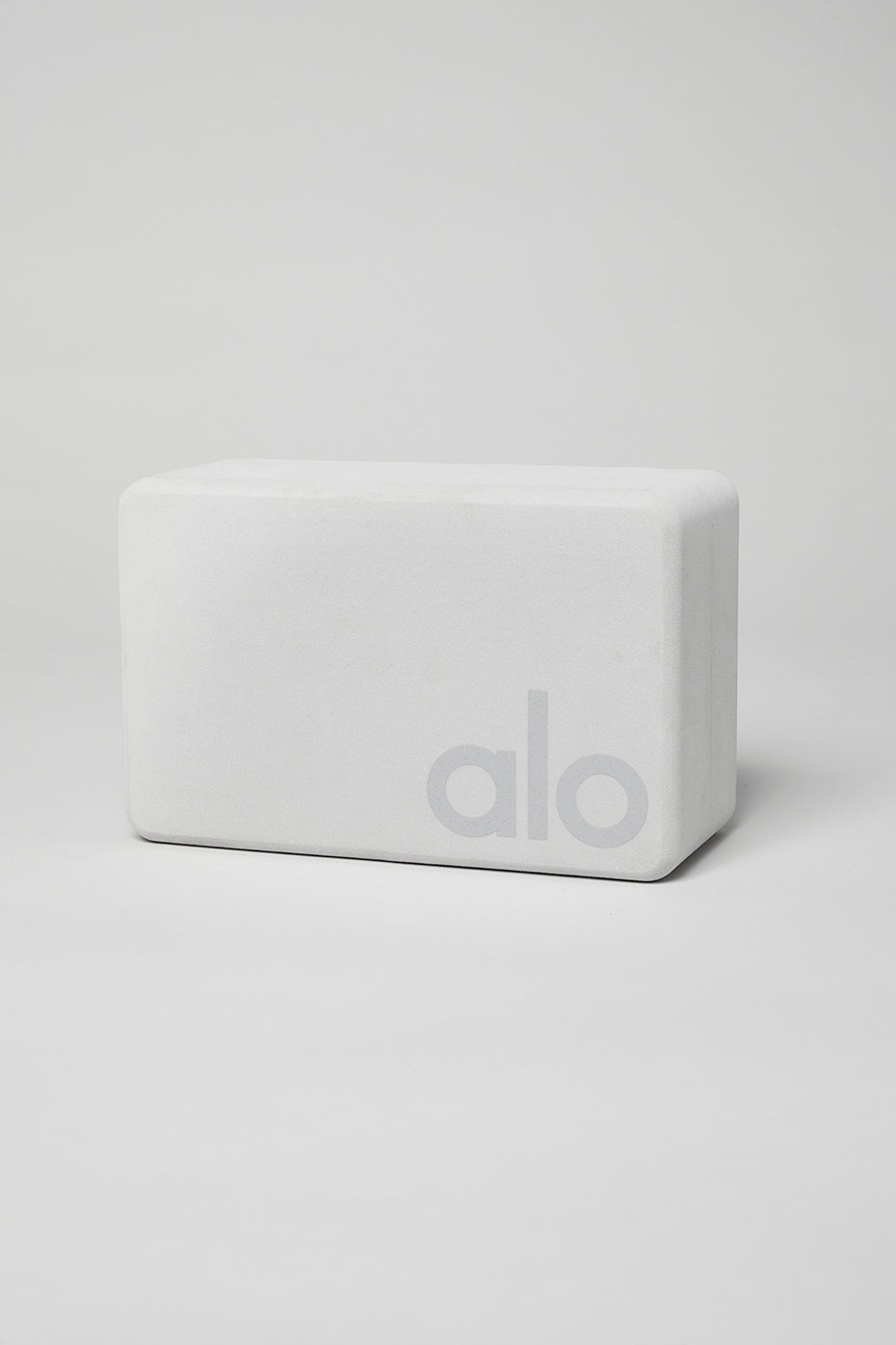Alo Yoga Uplifting Yoga Block - Dove Grey/Silver
