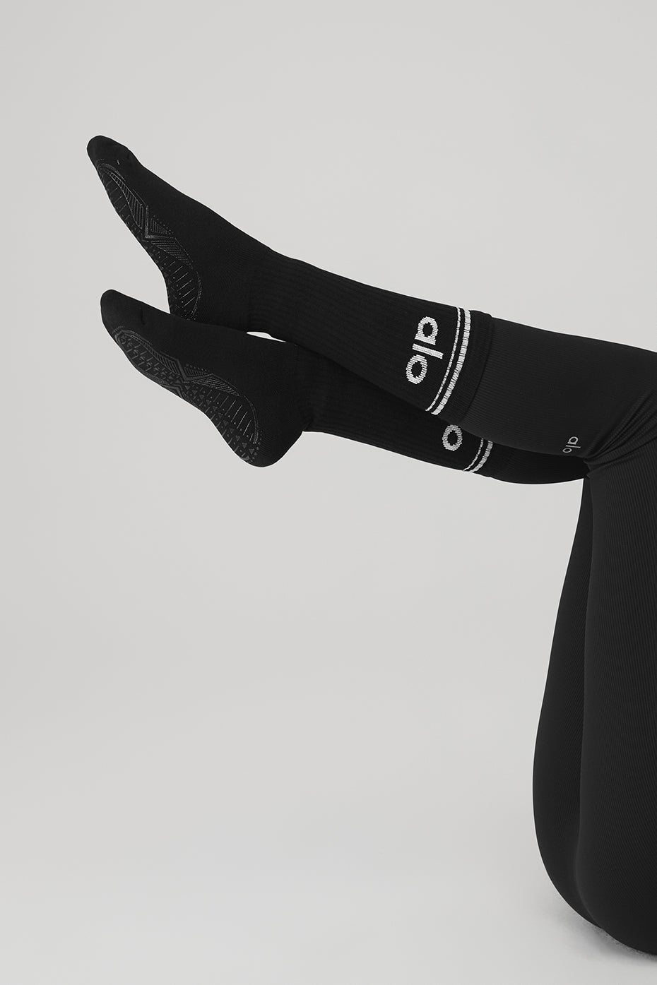 Alo Yoga Women's Throwback Barre Sock - Black/White
