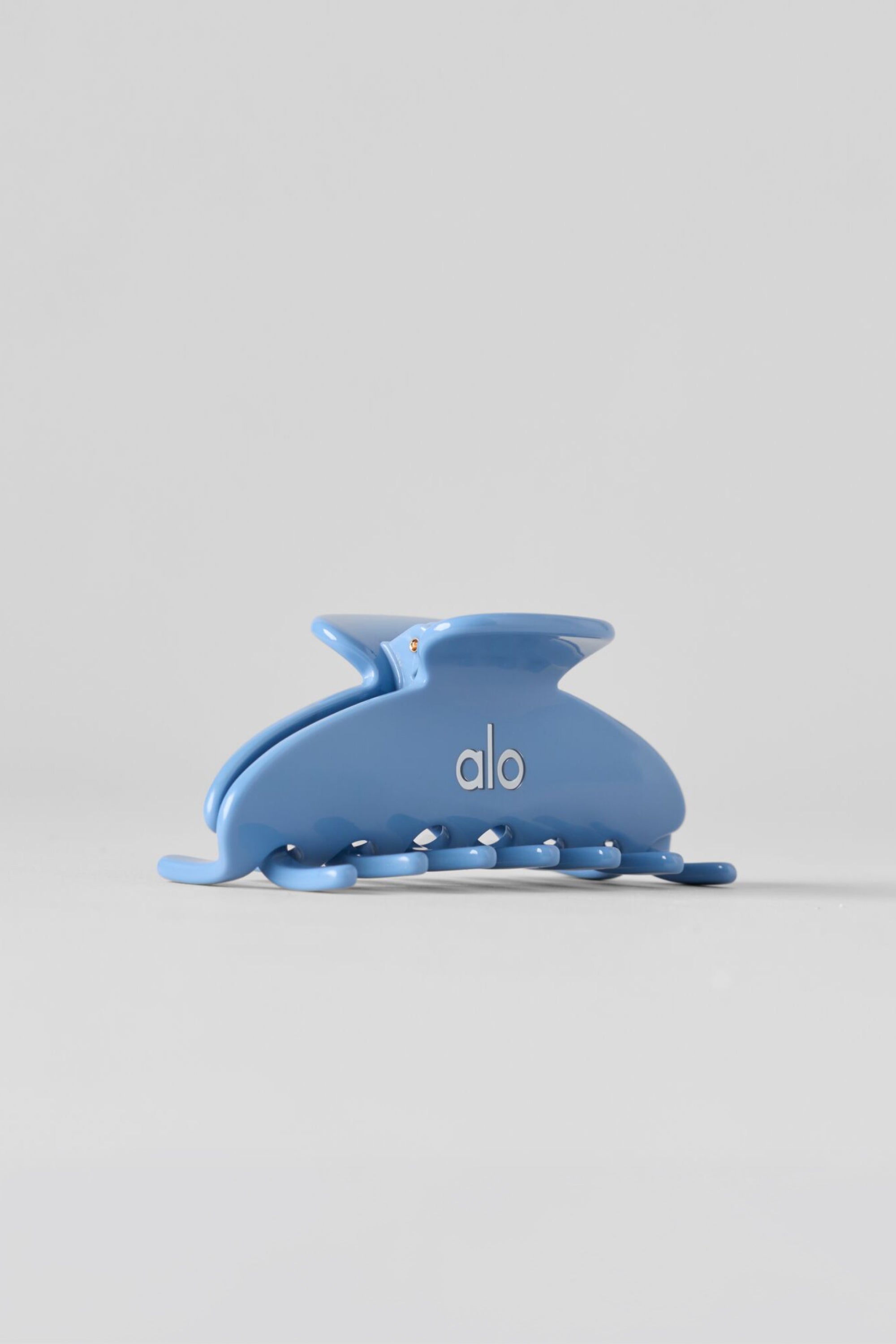 Alo Yoga 90's Claw Clip - California Blue