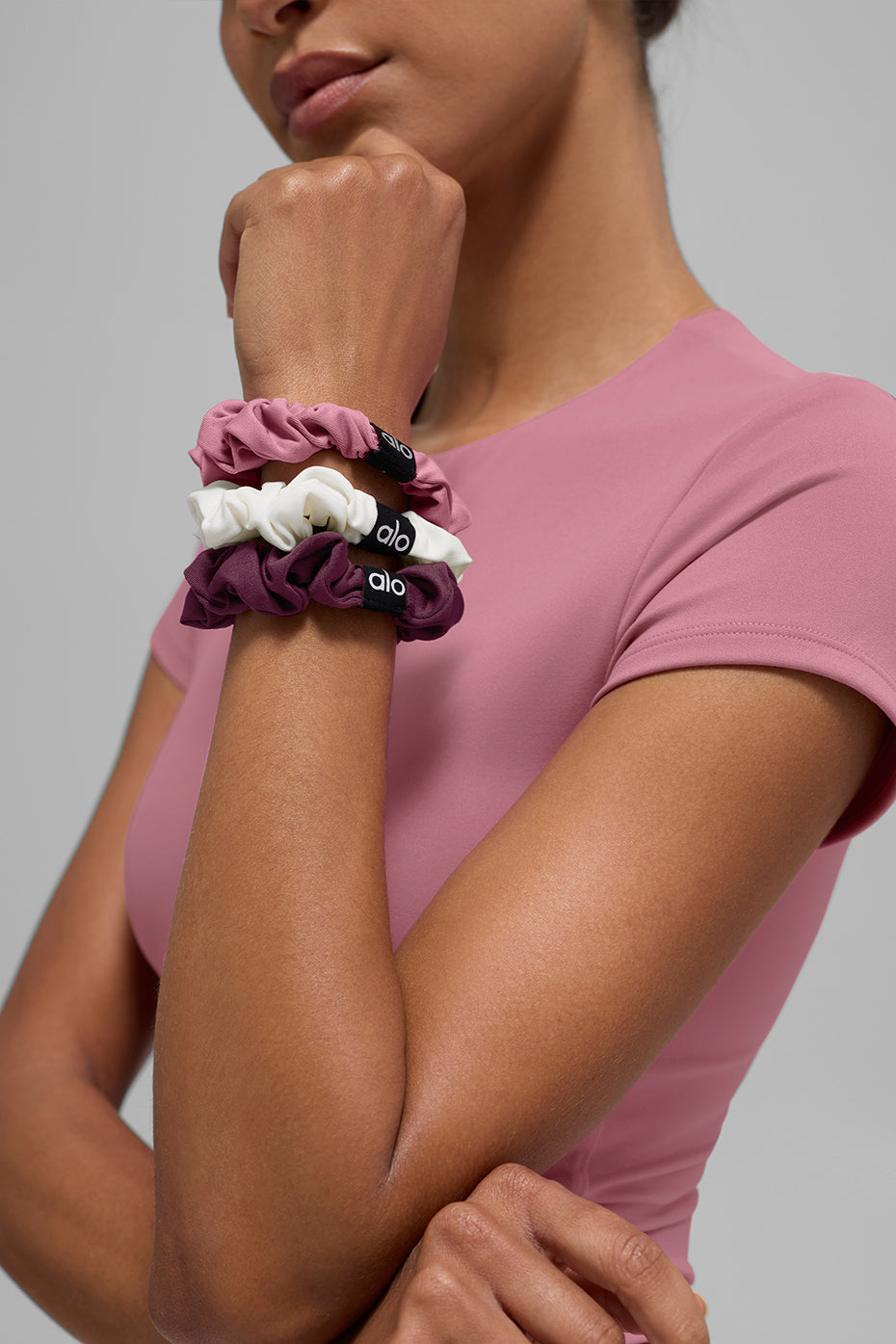 Alo Yoga Fresh Mini Scrunchie 3-Pack - Burgundy/Pink Wild Rose/Ivory