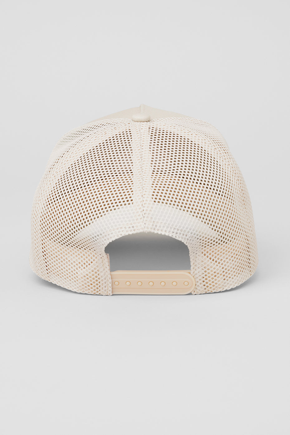 Alo Yoga District Trucker Hat - Bone